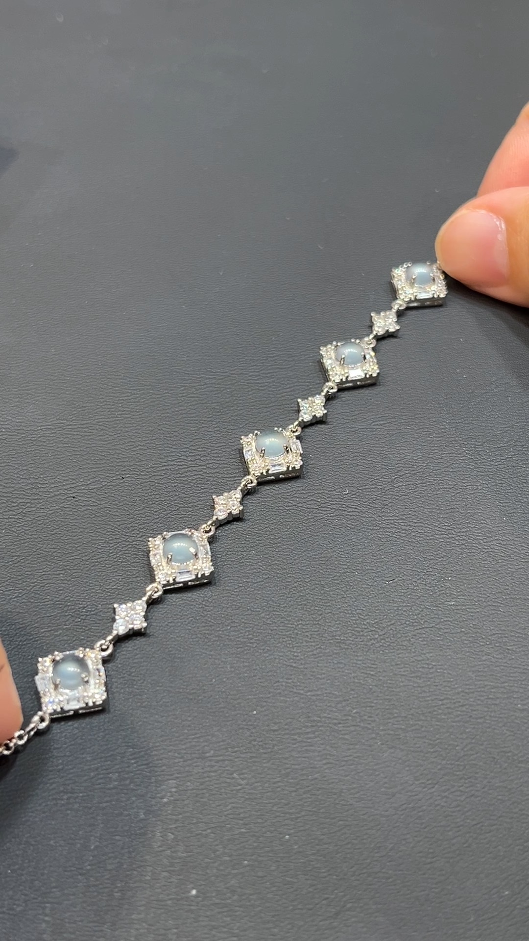 翡翠玉器精選 #396 翡翠蛋面手鏈925鑲嵌系列 3 翡翠玉器精選 #396 翡翠蛋面手鏈925鑲嵌系列 - Image 3