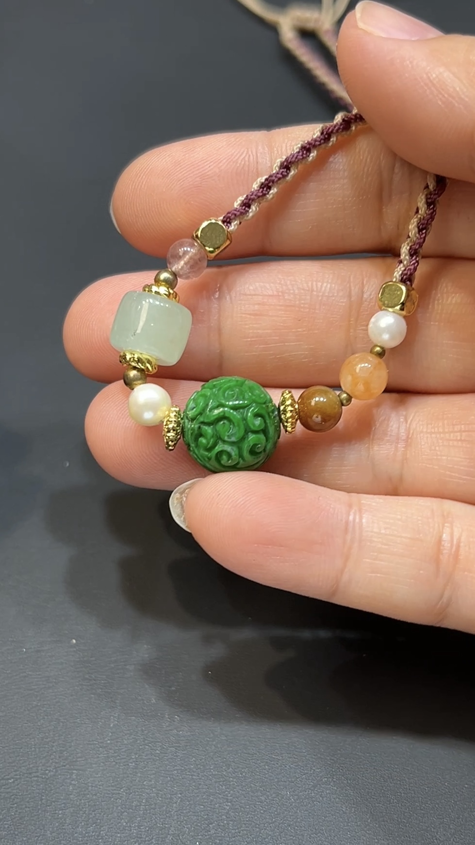 翡翠玉器精選 民族風翡翠回紋珠頸繩 編號#409 4 翡翠玉器精選 民族風翡翠回紋珠頸繩 編號#409 - Image 4