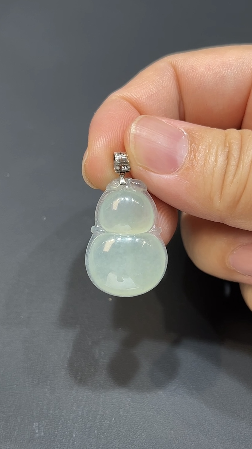 翡翠玉器精選 編號#410 翡翠葫蘆吊墜・福祿連綿之選 3 翡翠玉器精選 編號#410 翡翠葫蘆吊墜・福祿連綿之選 - Image 3