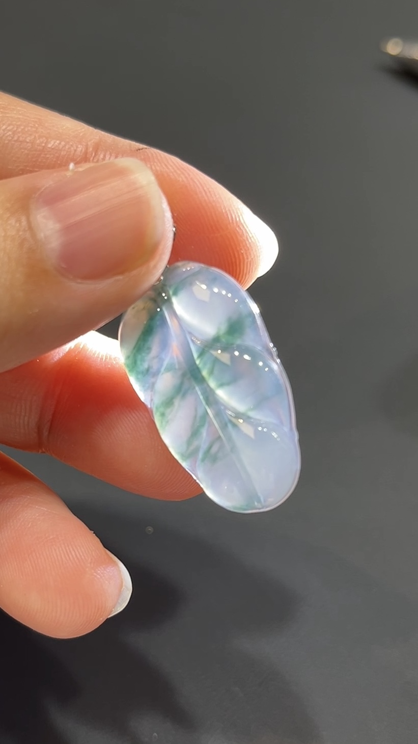 翡翠玉器精選 編號#412 藍韻翠葉18K金扣翡翠吊墜 5 翡翠玉器精選 編號#412 藍韻翠葉18K金扣翡翠吊墜 - Image 5