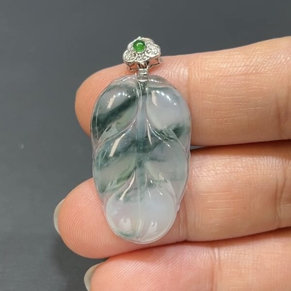 翡翠玉器精選 編號#412 藍韻翠葉18K金扣翡翠吊墜