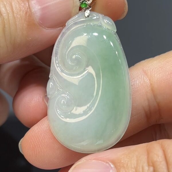 翡翠玉器精選 編號#413 翠意綿綿18K金扣翡翠如意吊墜