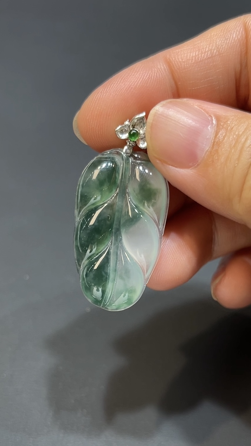 翡翠玉器精選 藍花翡翠葉影・18K金邂逅自然之美 編號# 417 3 翡翠玉器精選 藍花翡翠葉影・18K金邂逅自然之美 編號# 417 - Image 3