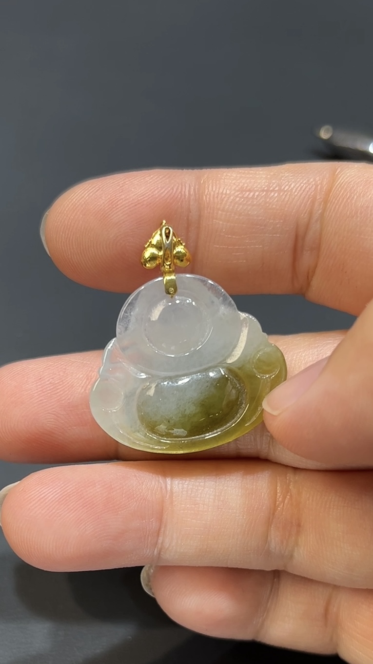 翡翠玉器精選 福慧自在・黃翡翠佛公配18K金扣 編號# 418 2 翡翠玉器精選 福慧自在・黃翡翠佛公配18K金扣 編號# 418 - Image 2