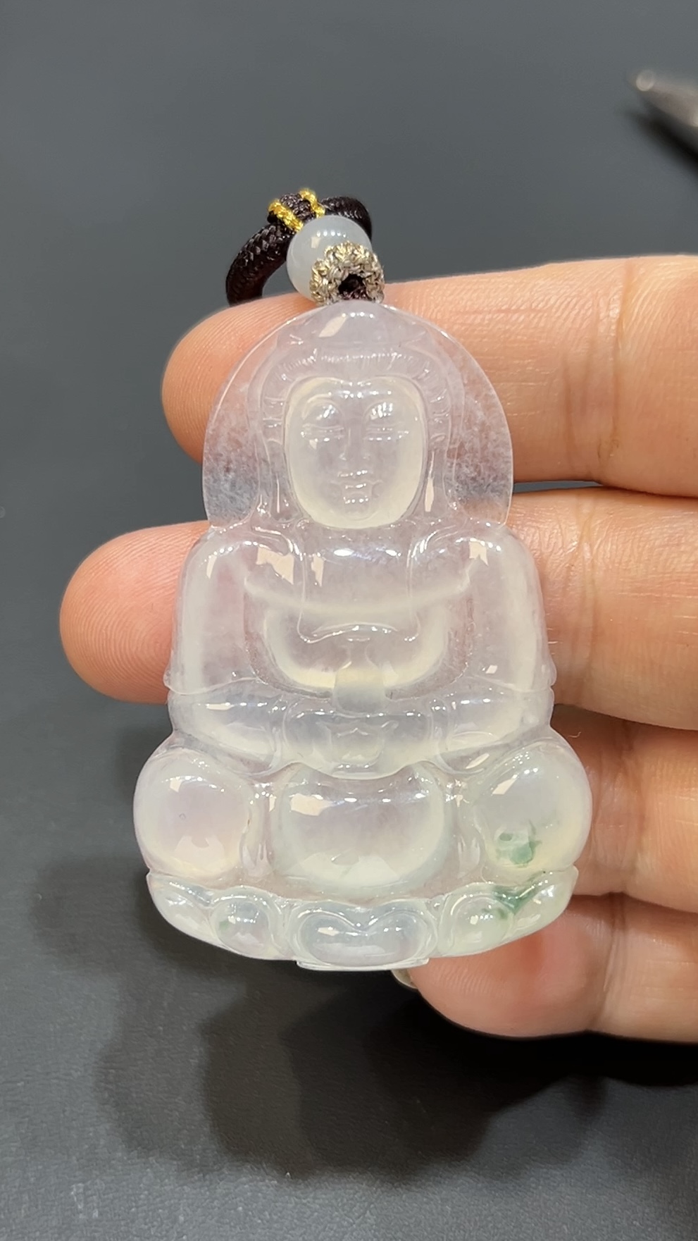 翡翠玉器精選 冰心聖韻・翡翠觀音玉吊墜 編號# 420 1 翡翠玉器精選 冰心聖韻・翡翠觀音玉吊墜 編號# 420