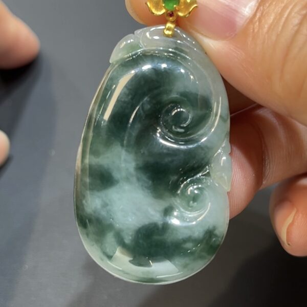 翡翠玉器精選 福韻綻放・藍花翡翠如意配18K金扣吊墜 編號# 423