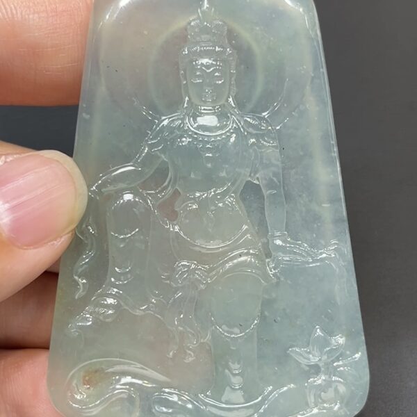 翡翠玉器精選 冰韻自在・高品質冰透翡翠自在觀音薩牌（編號426）