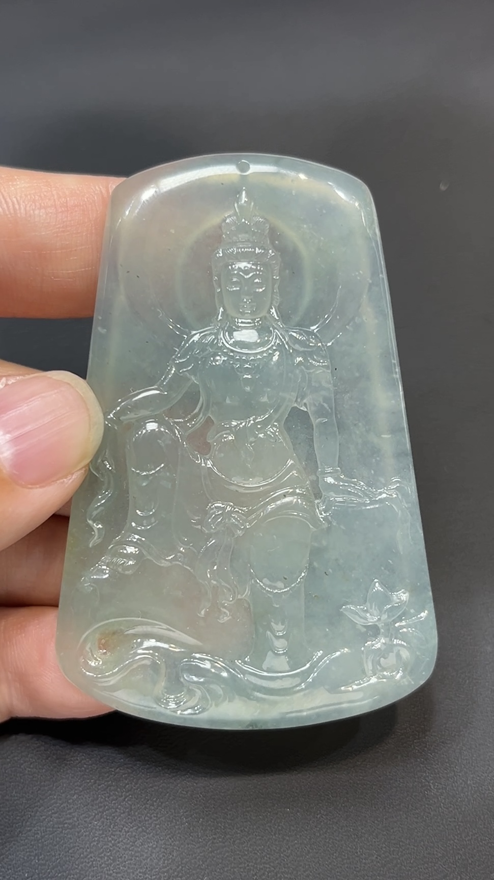 翡翠玉器精選 冰韻自在・高品質冰透翡翠自在觀音薩牌 編號#426 1 翡翠玉器精選 冰韻自在・高品質冰透翡翠自在觀音薩牌(編號426)