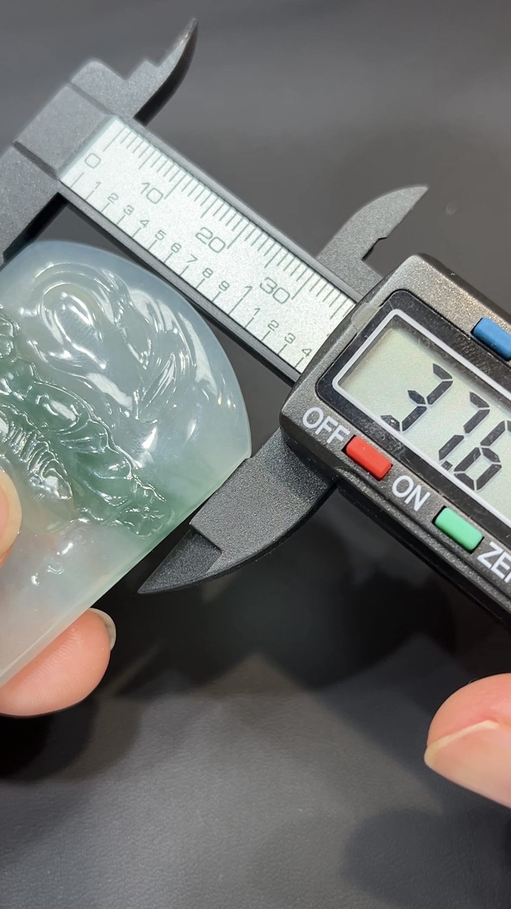 翡翠玉器精選 蓮上童心・高品質翡翠寶寶佛玉吊墜 編號# 428 6 翡翠玉器精選 蓮上童心・高品質翡翠寶寶佛玉吊墜 編號# 428 - Image 6