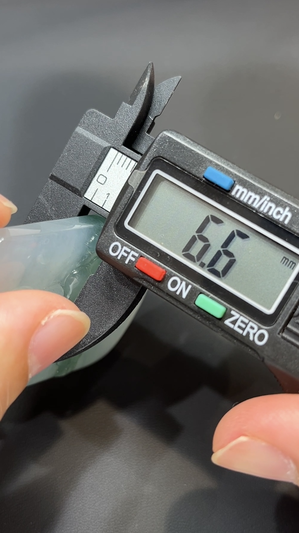 翡翠玉器精選 蓮上童心・高品質翡翠寶寶佛玉吊墜 編號# 428 7 翡翠玉器精選 蓮上童心・高品質翡翠寶寶佛玉吊墜 編號# 428 - Image 7