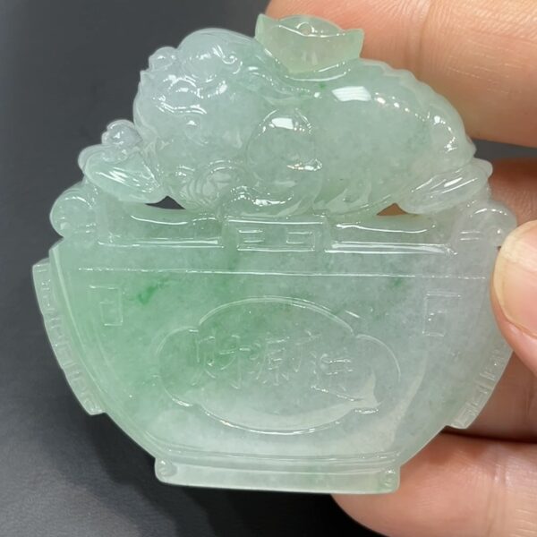 翡翠玉器精選 招財瑞獸・高品質立體翡翠三足蟾 玉吊墜 編號# 431