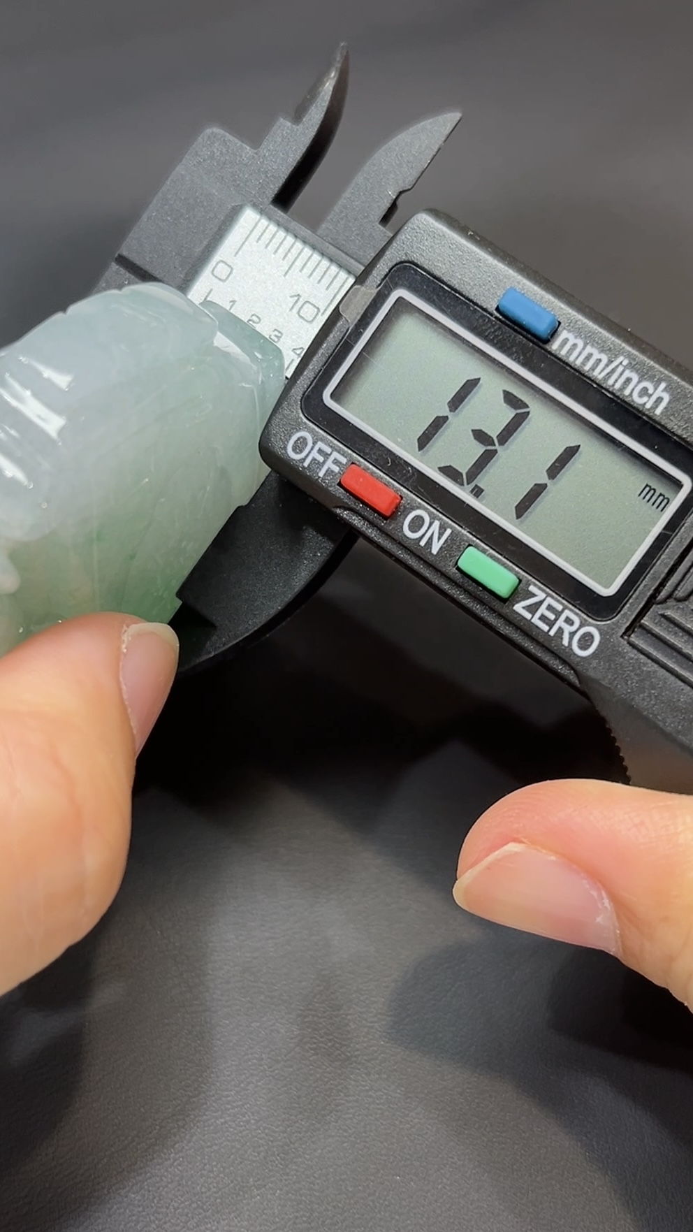 翡翠玉器精選 招財瑞獸・高品質立體翡翠三足蟾 玉吊墜 編號# 431 5 翡翠玉器精選 招財瑞獸・高品質立體翡翠三足蟾 玉吊墜 編號# 431 - Image 5