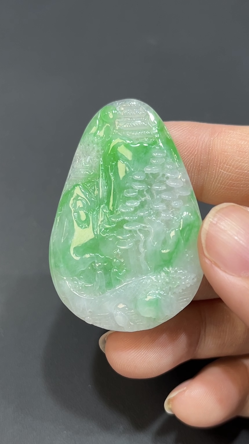 翡翠玉器精選 靜境山水・白底青雙面翡翠山水牌玉吊墜 編號# 432 1 翡翠玉器精選 靜境山水・白底青雙面翡翠山水牌玉吊墜 編號# 432