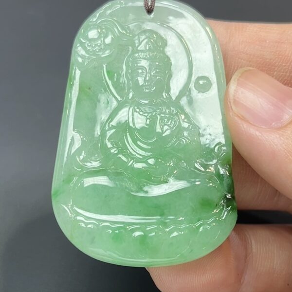 翡翠玉器精選 福慧雙全・陽綠翡翠觀音吊墜#編號444