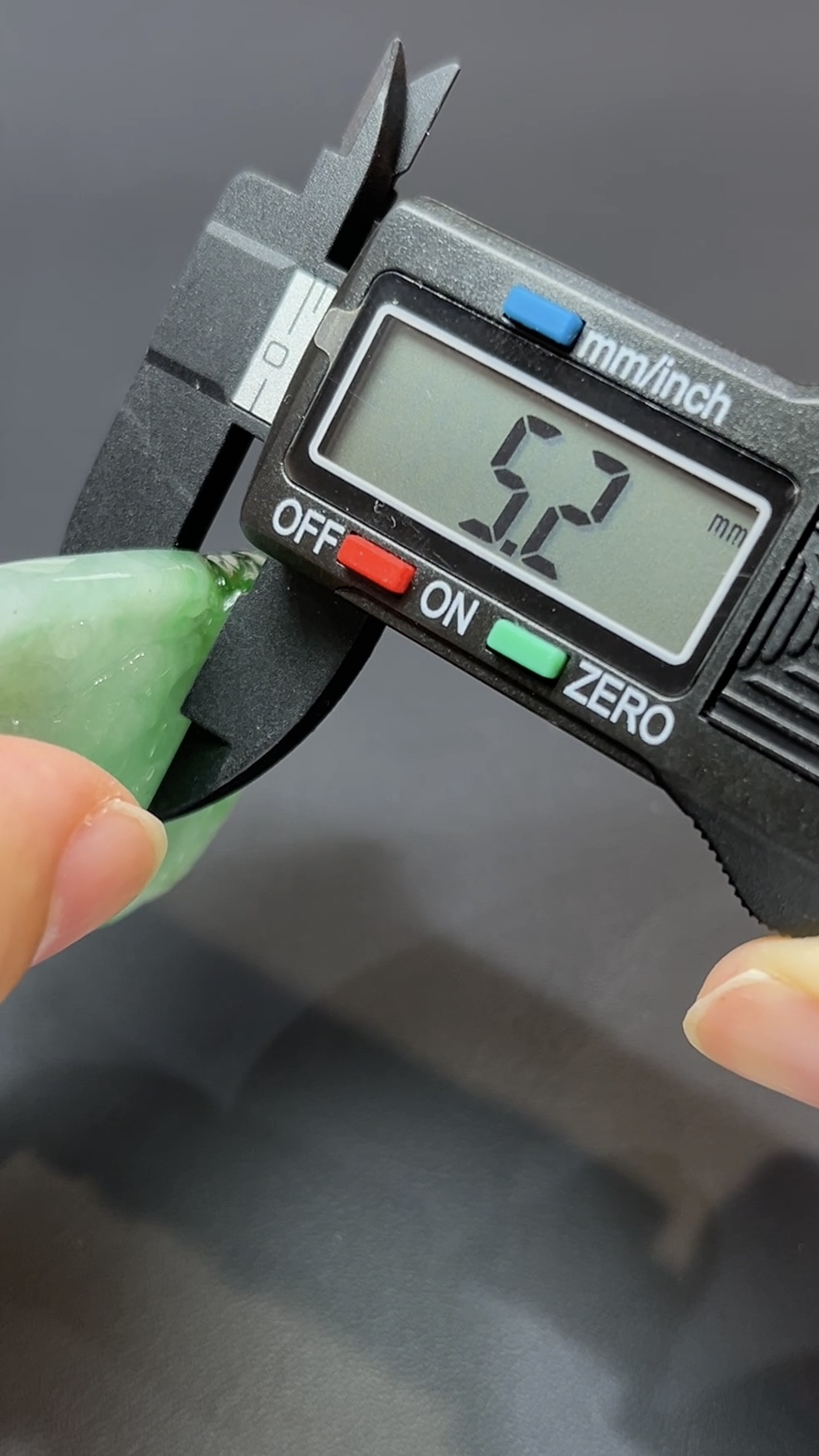 翡翠玉器精選 福慧雙全・陽綠翡翠觀音吊墜#編號444 7 翡翠玉器精選 福慧雙全・陽綠翡翠觀音吊墜#編號444 - Image 7