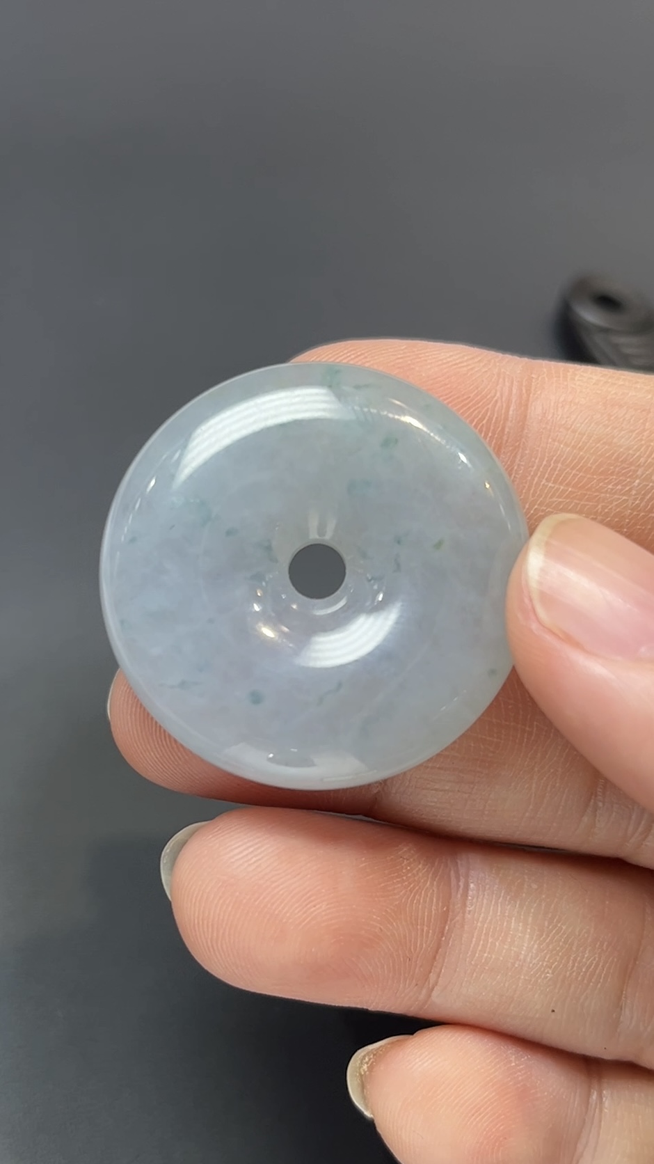 雪韻守心・天然飄綠花翡翠平安扣 #編號448 9 雪韻守心・天然飄綠花翡翠平安扣 #編號448 - Image 9