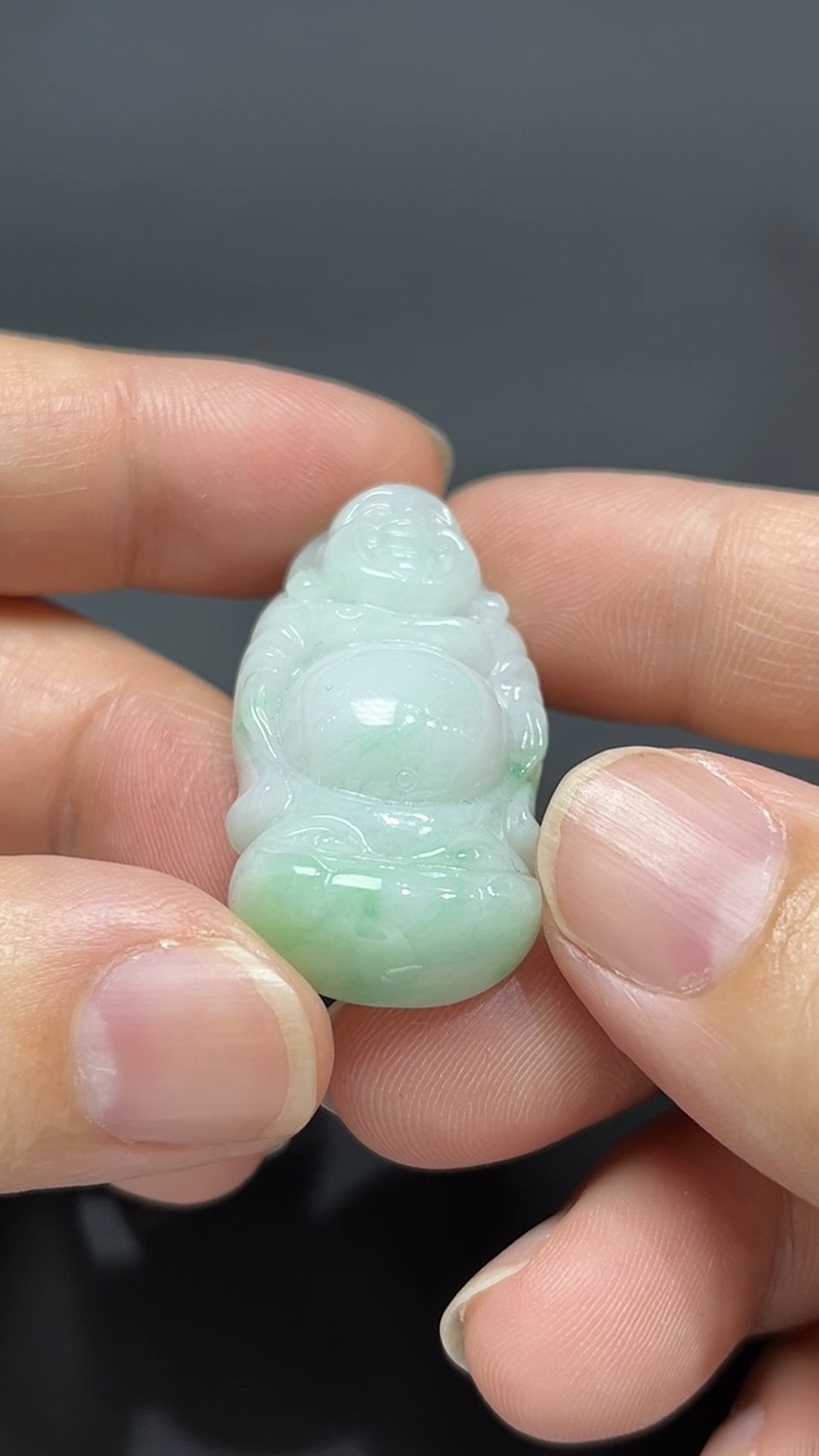 慧光立現・天然淺綠翡翠站立佛像吊墜 #編號452 2 慧光立現・天然淺綠翡翠站立佛像吊墜 #編號452 - Image 2