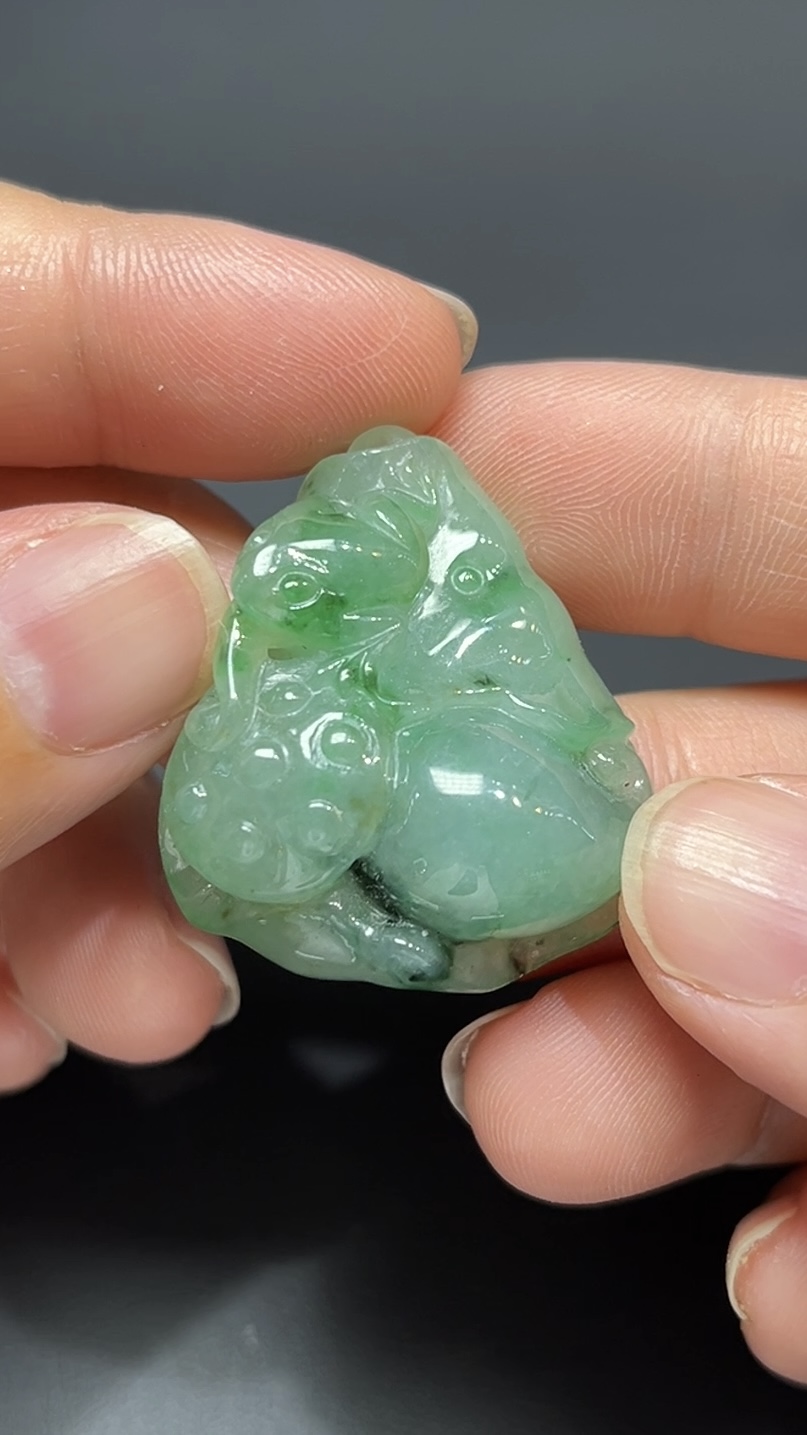 荷韻靈趣・天然翡翠蓮蓬青蛙造型吊墜 #編號453 1 荷韻靈趣・天然翡翠蓮蓬青蛙造型吊墜 #編號453