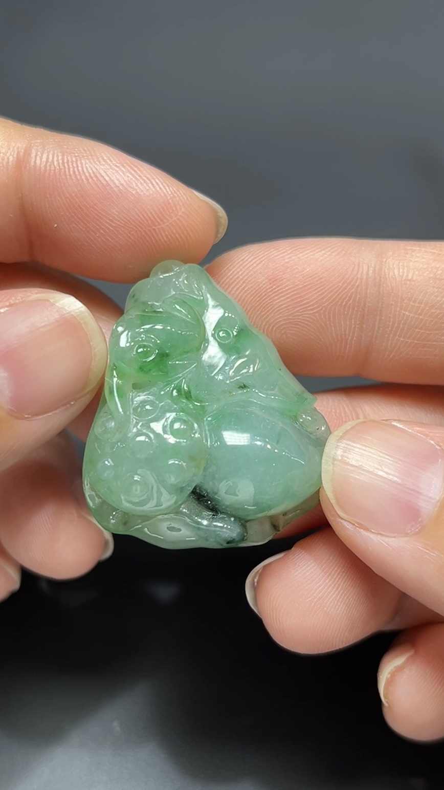 荷韻靈趣・天然翡翠蓮蓬青蛙造型吊墜 #編號453 2 荷韻靈趣・天然翡翠蓮蓬青蛙造型吊墜 #編號453 - Image 2