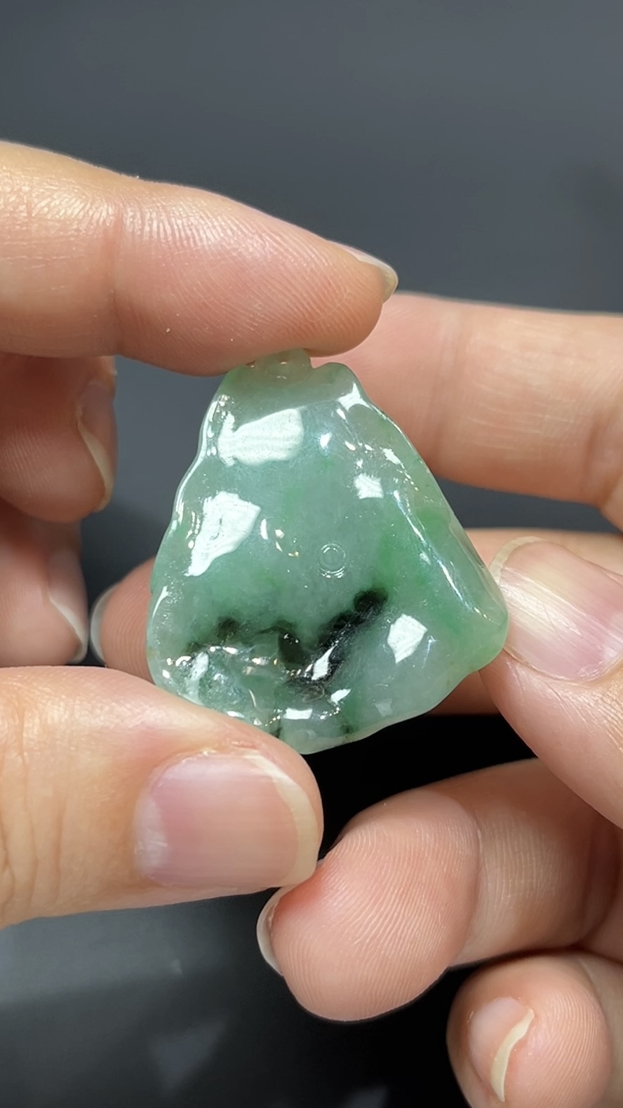 荷韻靈趣・天然翡翠蓮蓬青蛙造型吊墜 #編號453 3 荷韻靈趣・天然翡翠蓮蓬青蛙造型吊墜 #編號453 - Image 3