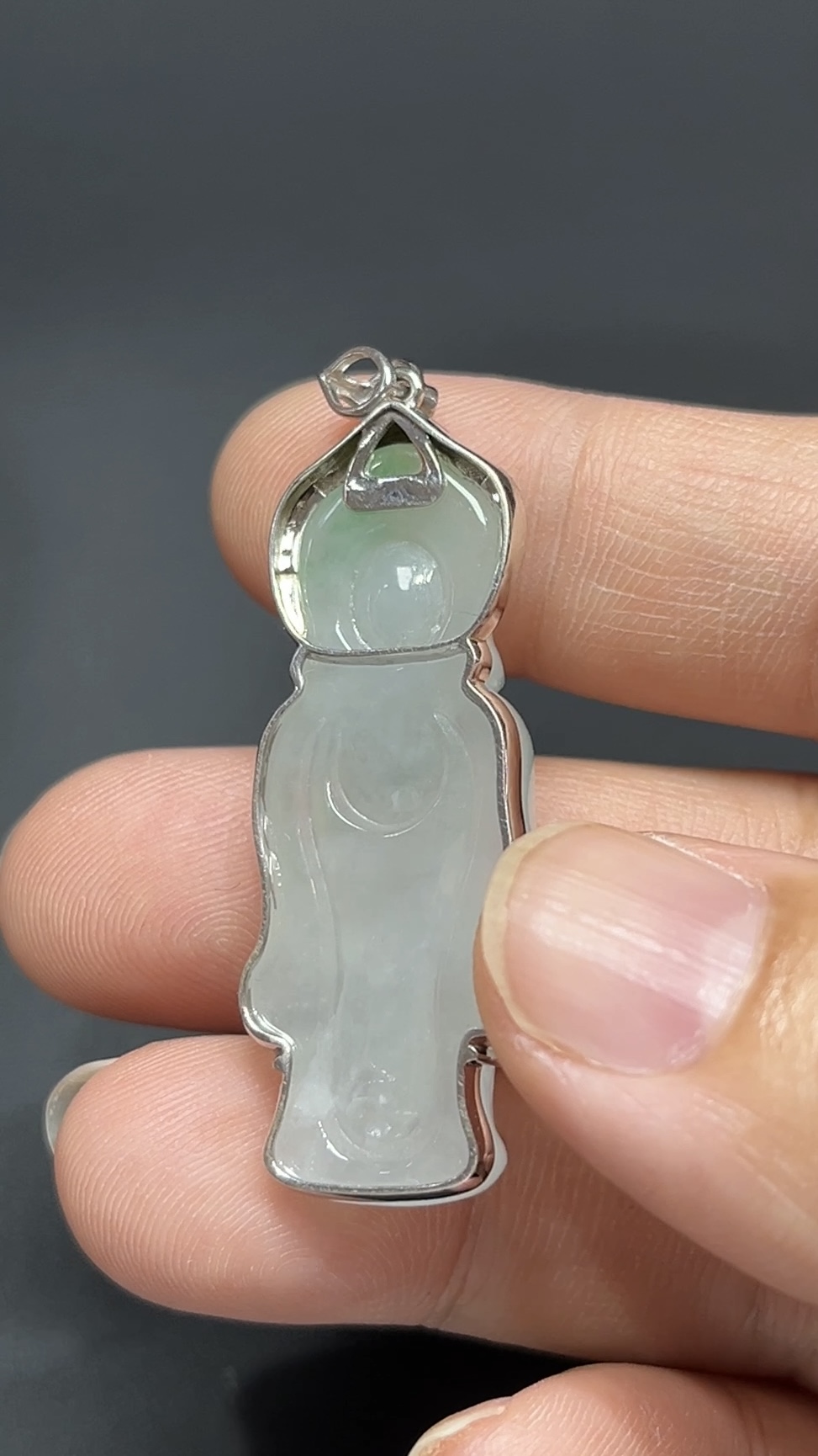 童慧守福・18K金鑲嵌天然翡翠站姿寶寶佛吊墜 #編號454 3 童慧守福・18K金鑲嵌天然翡翠站姿寶寶佛吊墜 #編號454 - Image 3