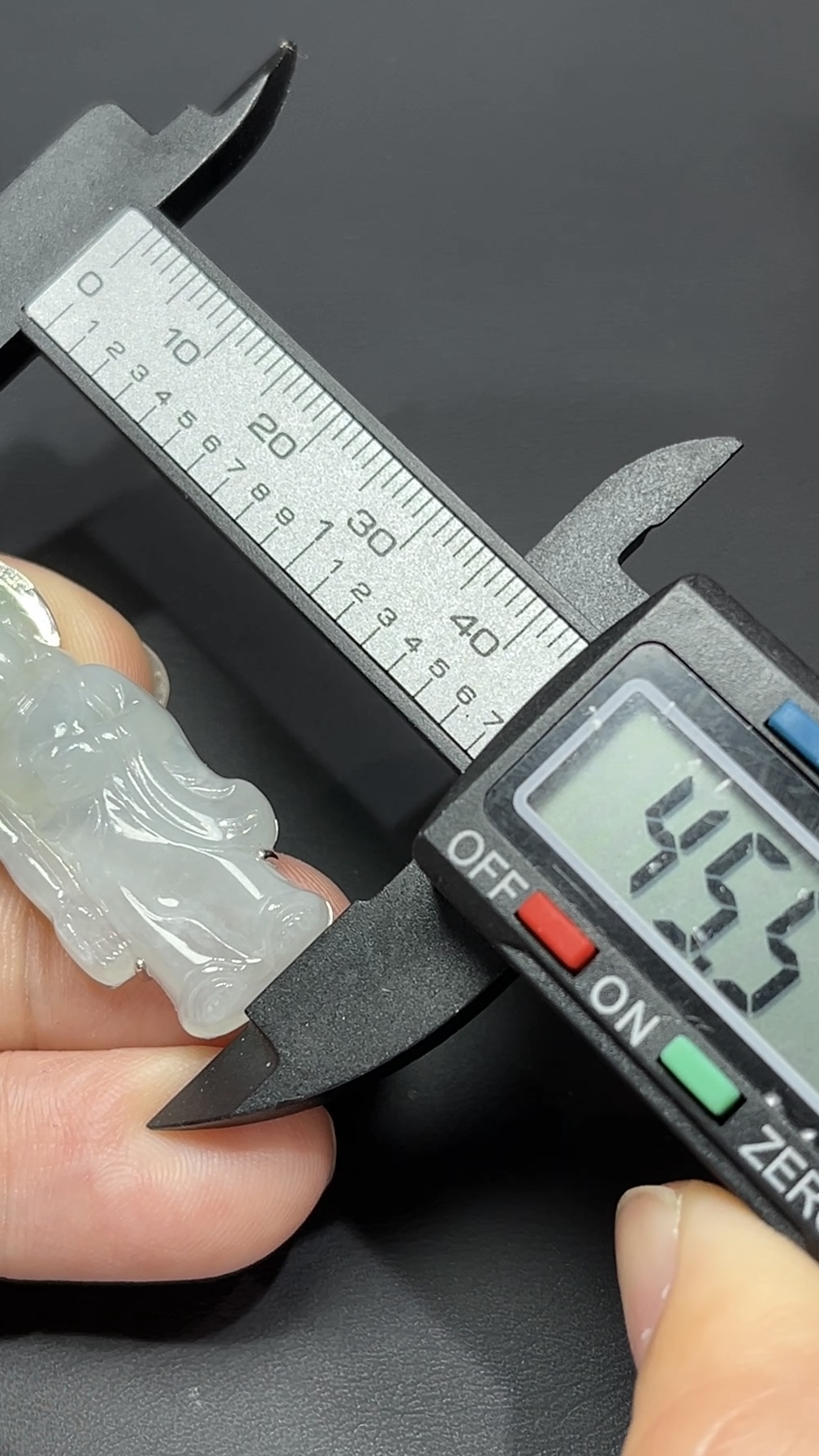 童慧守福・18K金鑲嵌天然翡翠站姿寶寶佛吊墜 #編號454 5 童慧守福・18K金鑲嵌天然翡翠站姿寶寶佛吊墜 #編號454 - Image 5