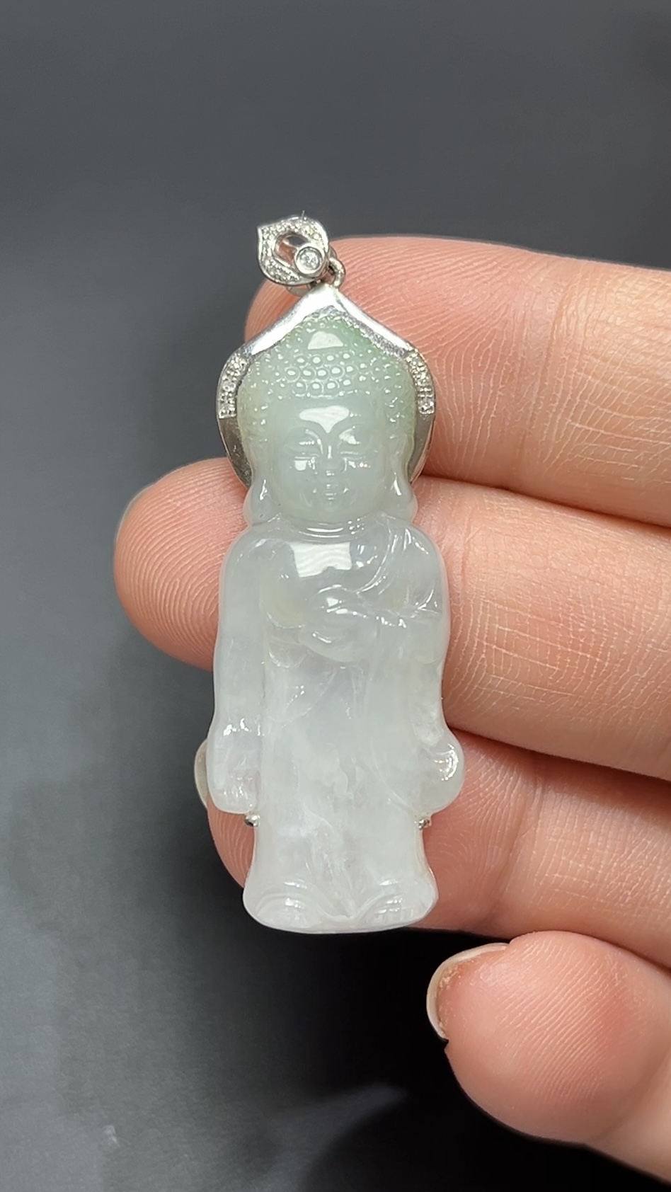 童慧守福・18K金鑲嵌天然翡翠站姿寶寶佛吊墜 #編號454 8 童慧守福・18K金鑲嵌天然翡翠站姿寶寶佛吊墜 #編號454 - Image 8