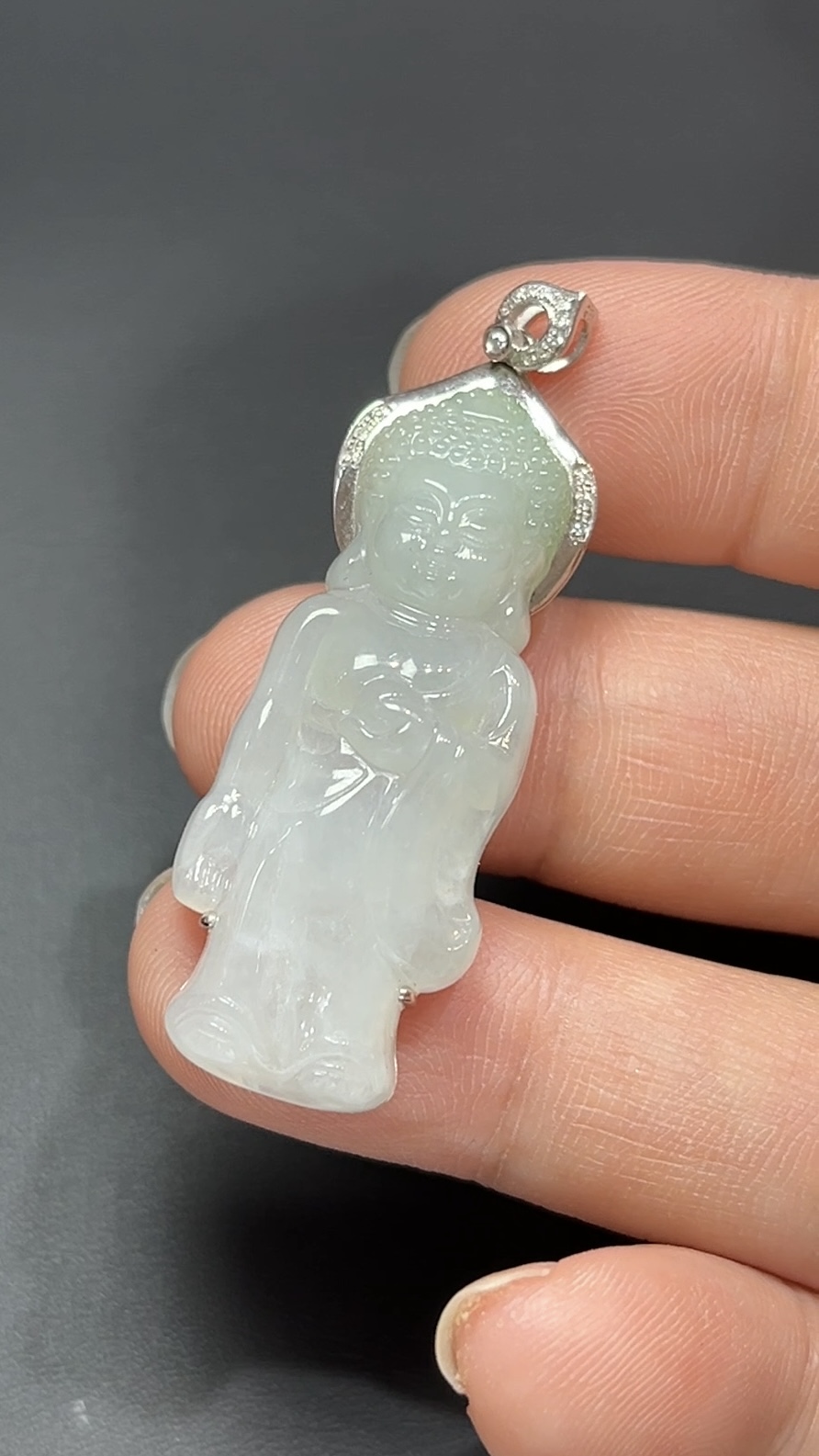 童慧守福・18K金鑲嵌天然翡翠站姿寶寶佛吊墜 #編號454 9 童慧守福・18K金鑲嵌天然翡翠站姿寶寶佛吊墜 #編號454 - Image 9