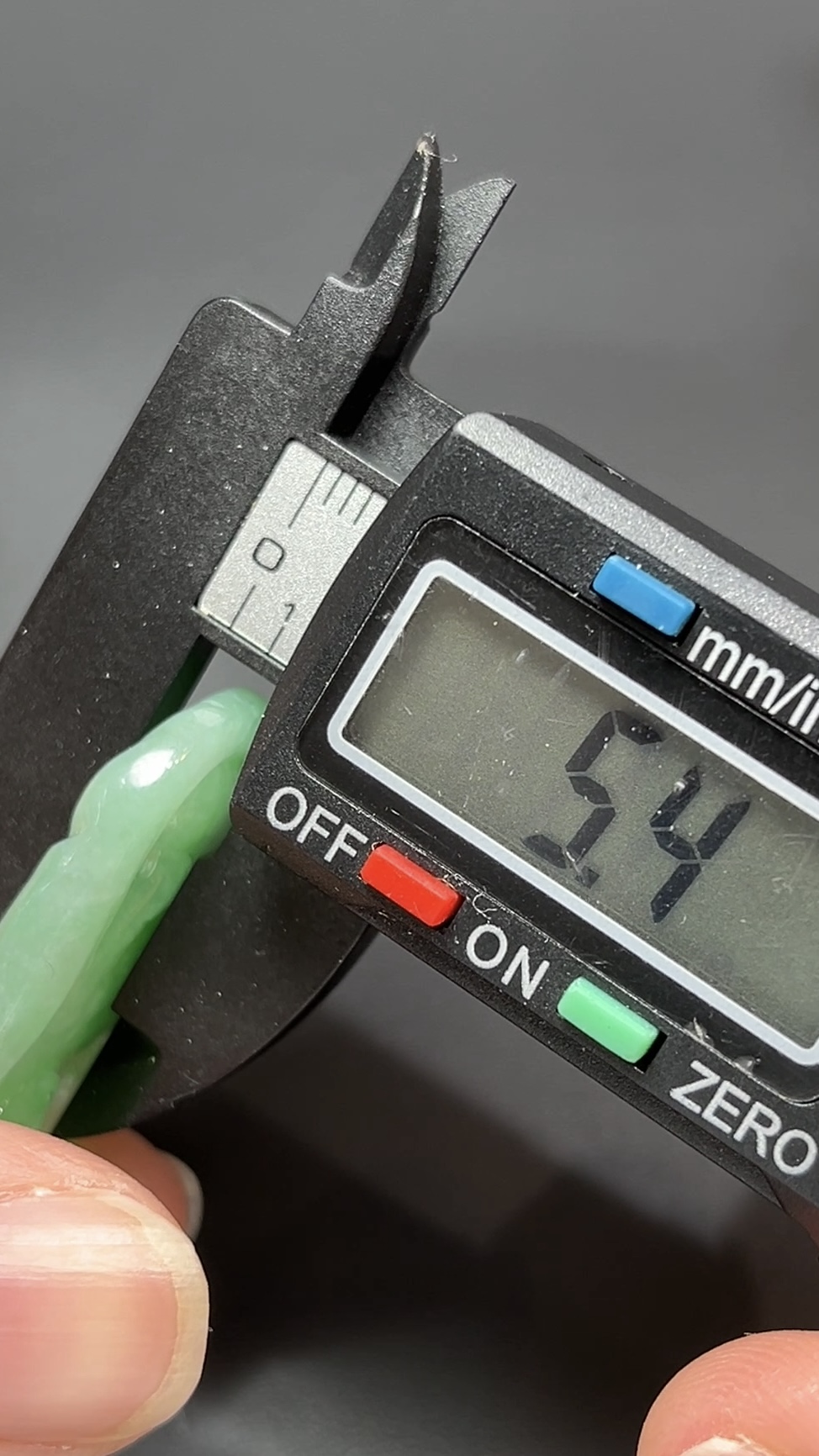 靜慧守心・18K黃金扣天然綠色翡翠打坐觀音吊墜 #編號455 11 靜慧守心・18K黃金扣天然綠色翡翠打坐觀音吊墜 #編號455 - Image 11