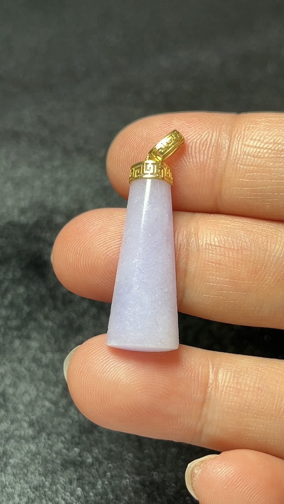 翡翠無事柱吊墜 靜心無憂・18K黃金鑲嵌 #編號455 2 翡翠無事柱吊墜 靜心無憂・18K黃金鑲嵌 #編號455 - Image 2