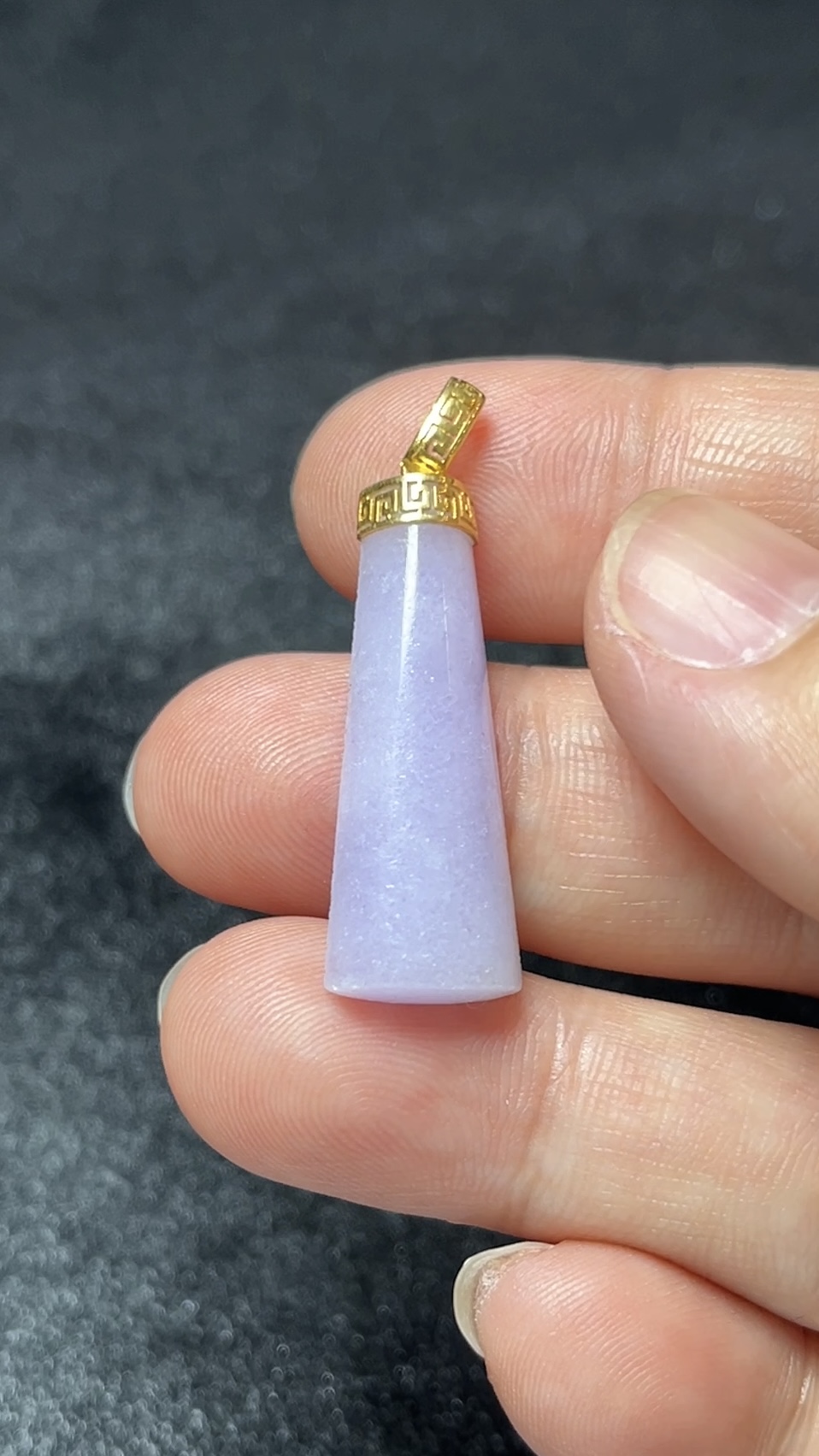 翡翠無事柱吊墜 靜心無憂・18K黃金鑲嵌 #編號455 4 翡翠無事柱吊墜 靜心無憂・18K黃金鑲嵌 #編號455 - Image 4