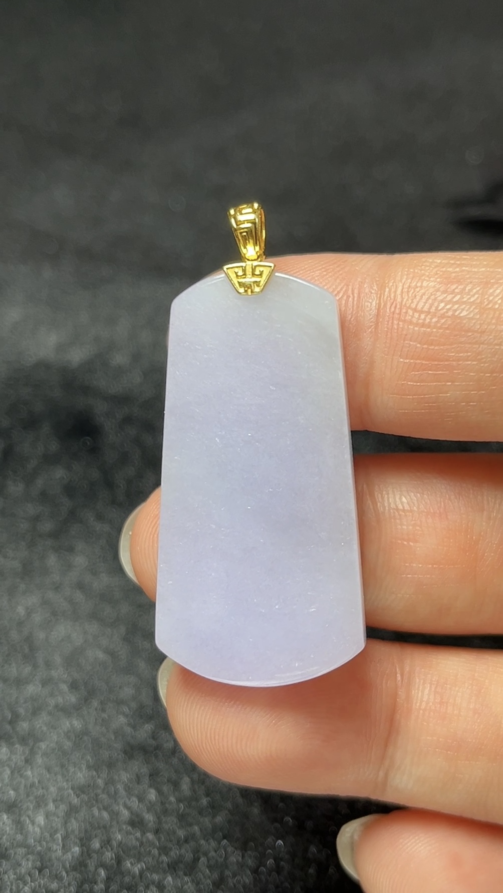 翡翠無事牌吊墜 是心靈的祝願,也是玉石的寄語 #編號455 1 翡翠無事牌吊墜 是心靈的祝願,也是玉石的寄語 #編號458