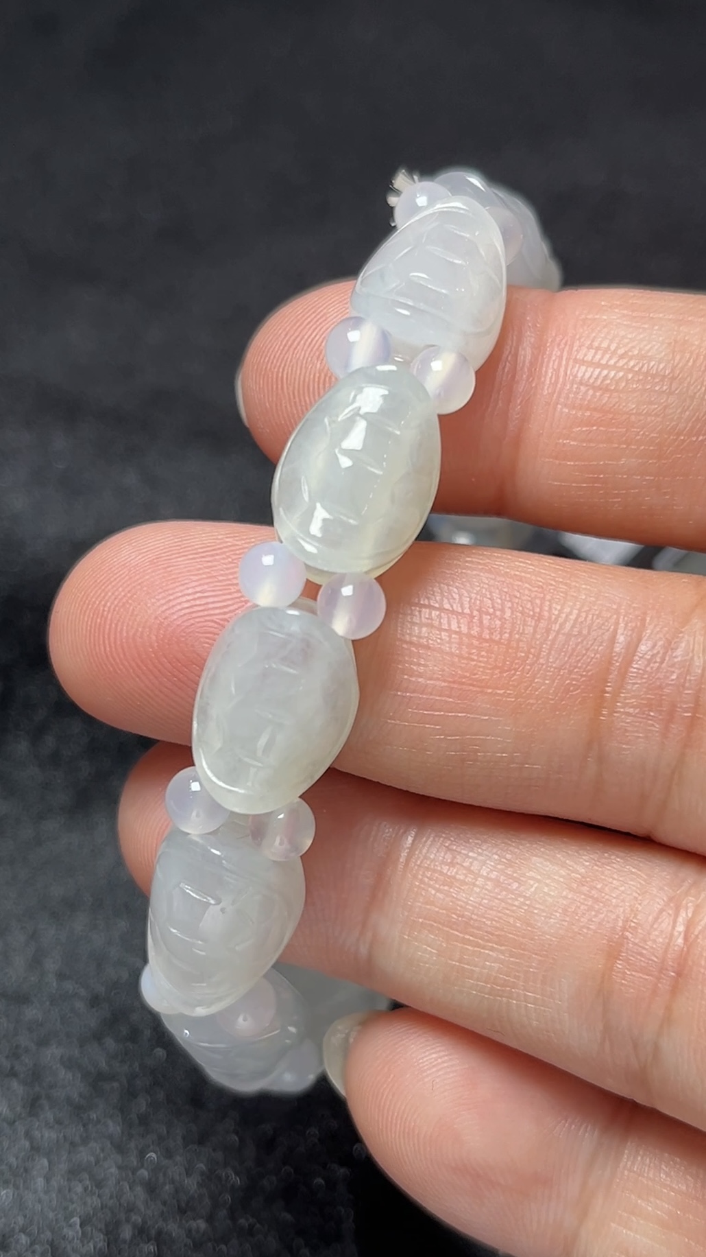 雕刻龜殼紋翡翠手串|守護寓意 A 貨翡翠首選 #編號457 4 雕刻龜殼紋翡翠手串|守護寓意 A 貨翡翠首選 #編號457 - Image 4