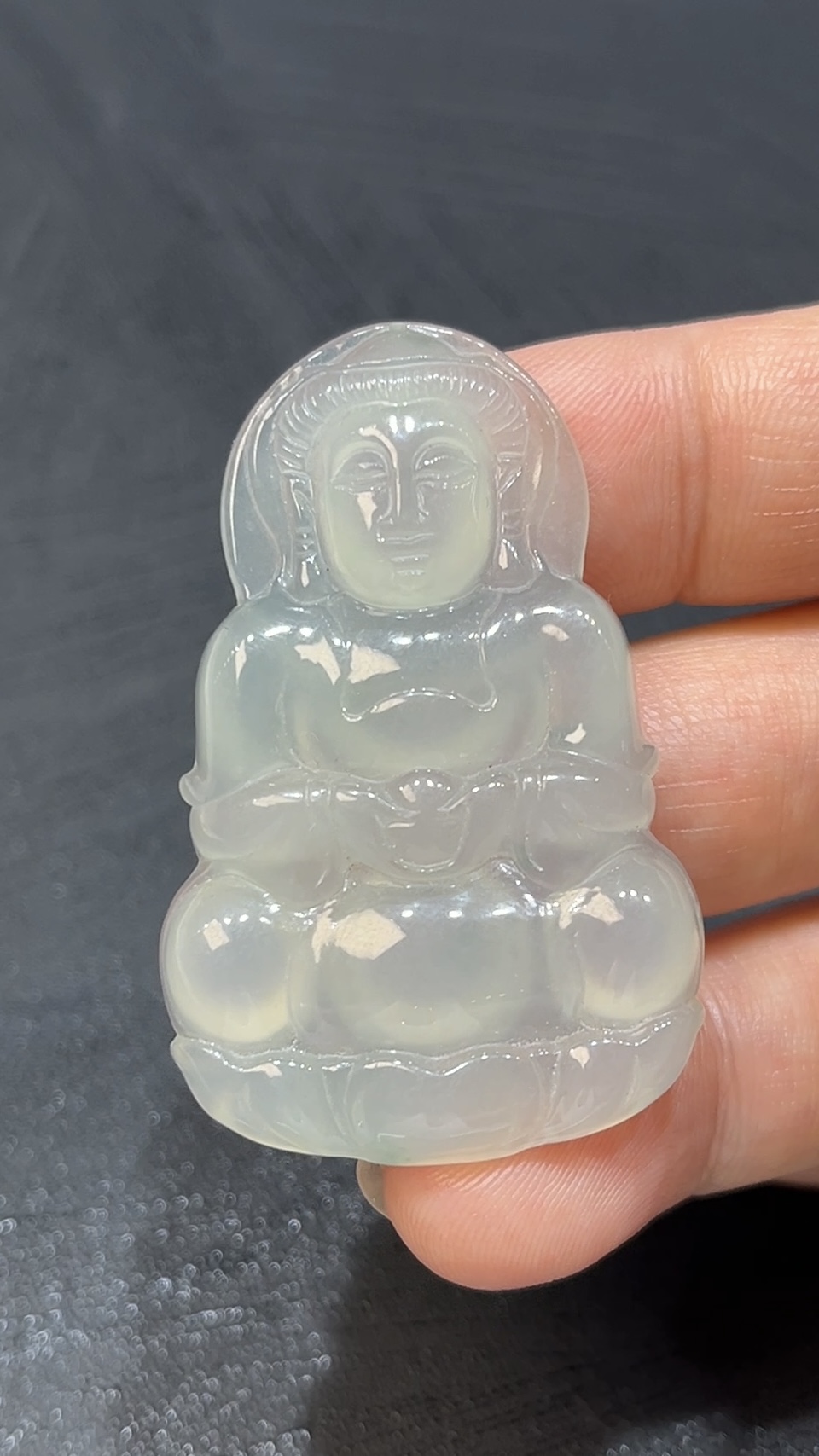 天然A貨翡翠觀音|慈悲護佑玉器|高質工藝玉石 商品編號#470 5 天然A貨翡翠觀音|慈悲護佑玉器|高質工藝玉石 商品編號#470 - Image 5