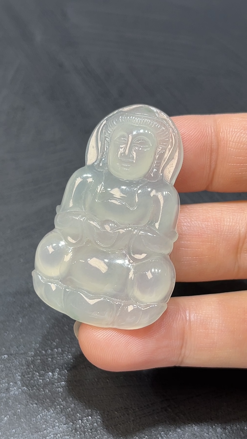 天然A貨翡翠觀音|慈悲護佑玉器|高質工藝玉石 商品編號#470 6 天然A貨翡翠觀音|慈悲護佑玉器|高質工藝玉石 商品編號#470 - Image 6