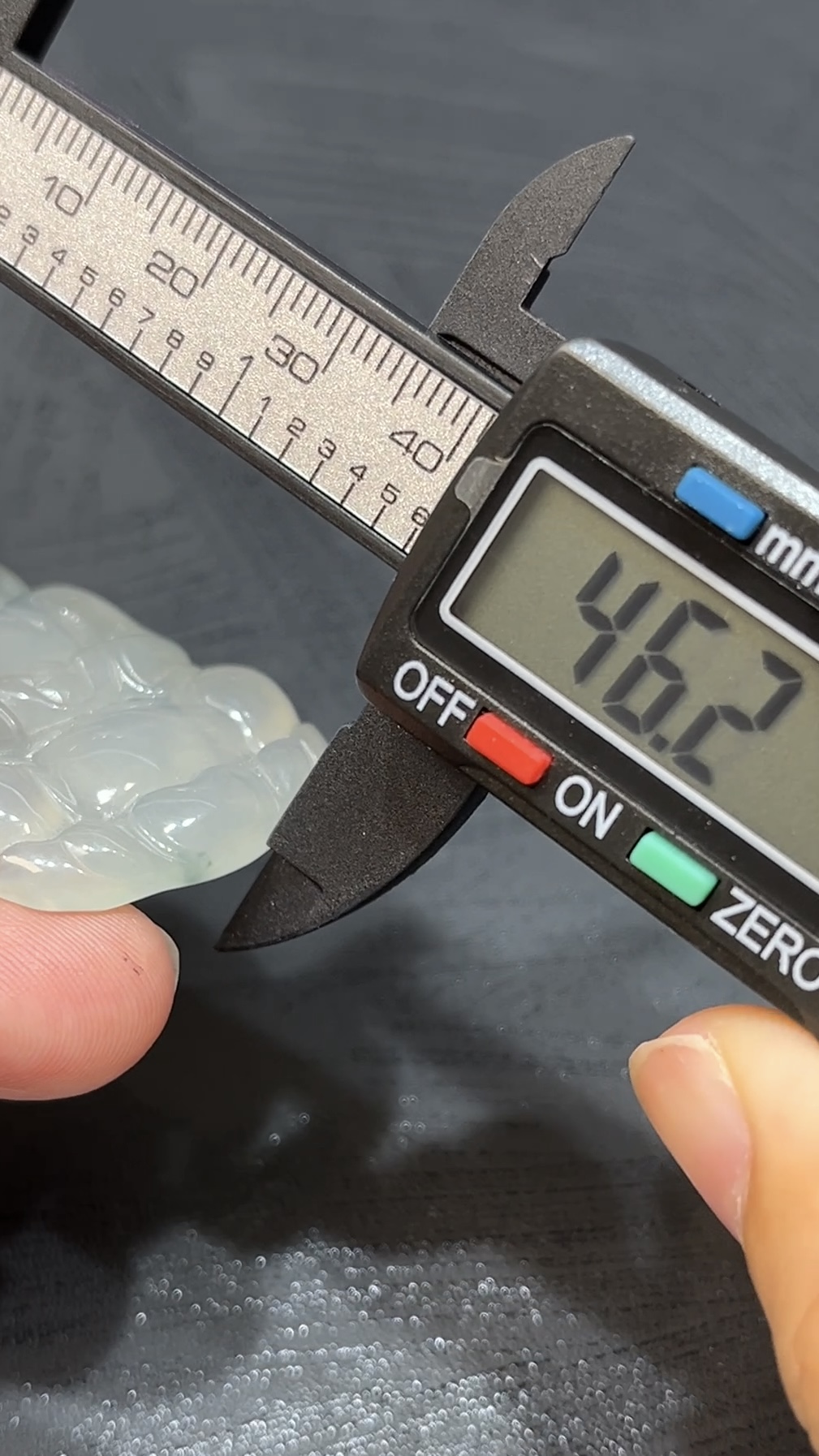 天然A貨翡翠觀音|慈悲護佑玉器|高質工藝玉石 商品編號#470 8 天然A貨翡翠觀音|慈悲護佑玉器|高質工藝玉石 商品編號#470 - Image 8