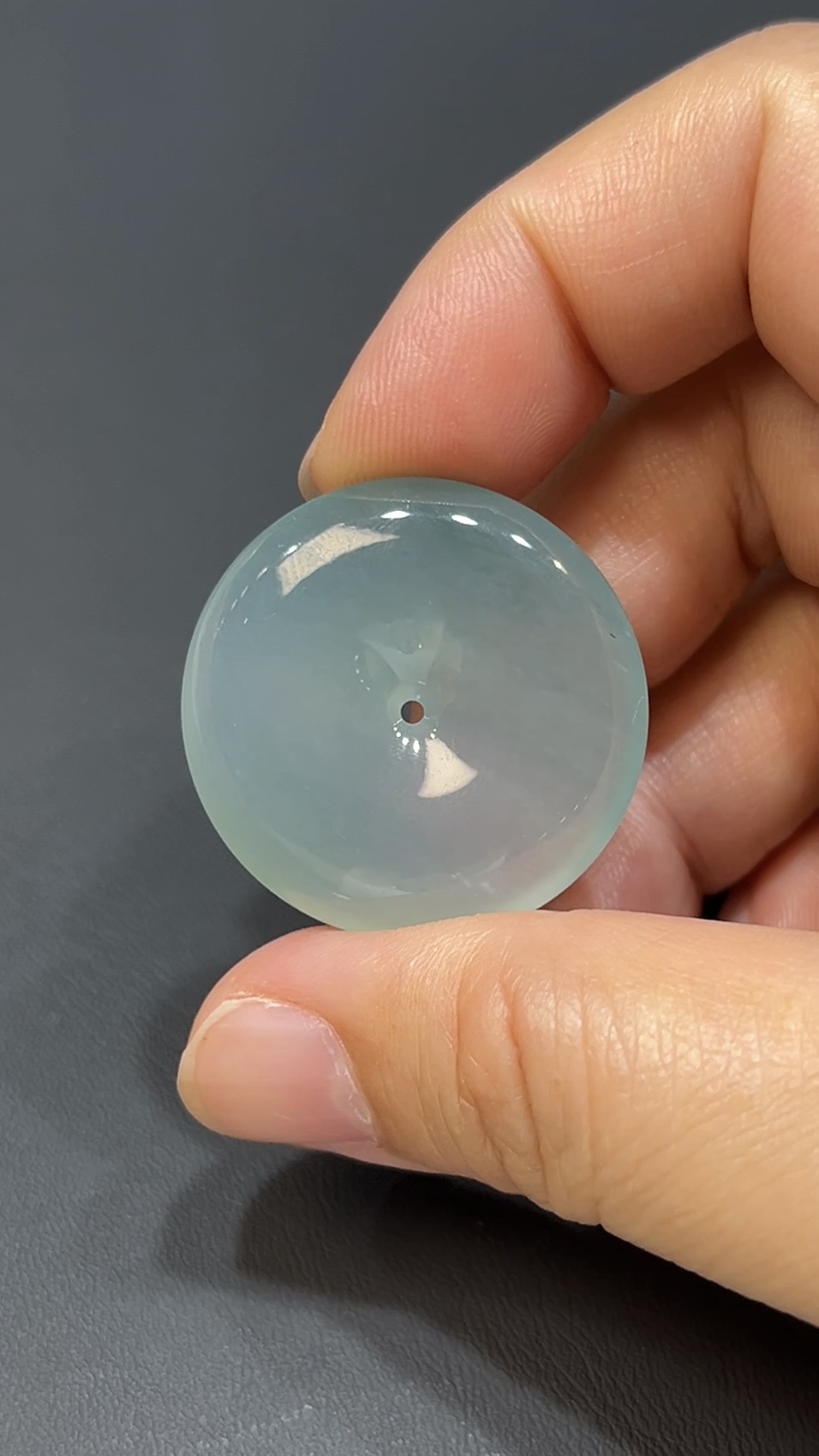 高質素翡翠平安扣|天然玉器.淺綠底色.商品編號#472 6 高質素翡翠平安扣|天然玉器.淺綠底色.商品編號#472 - Image 6