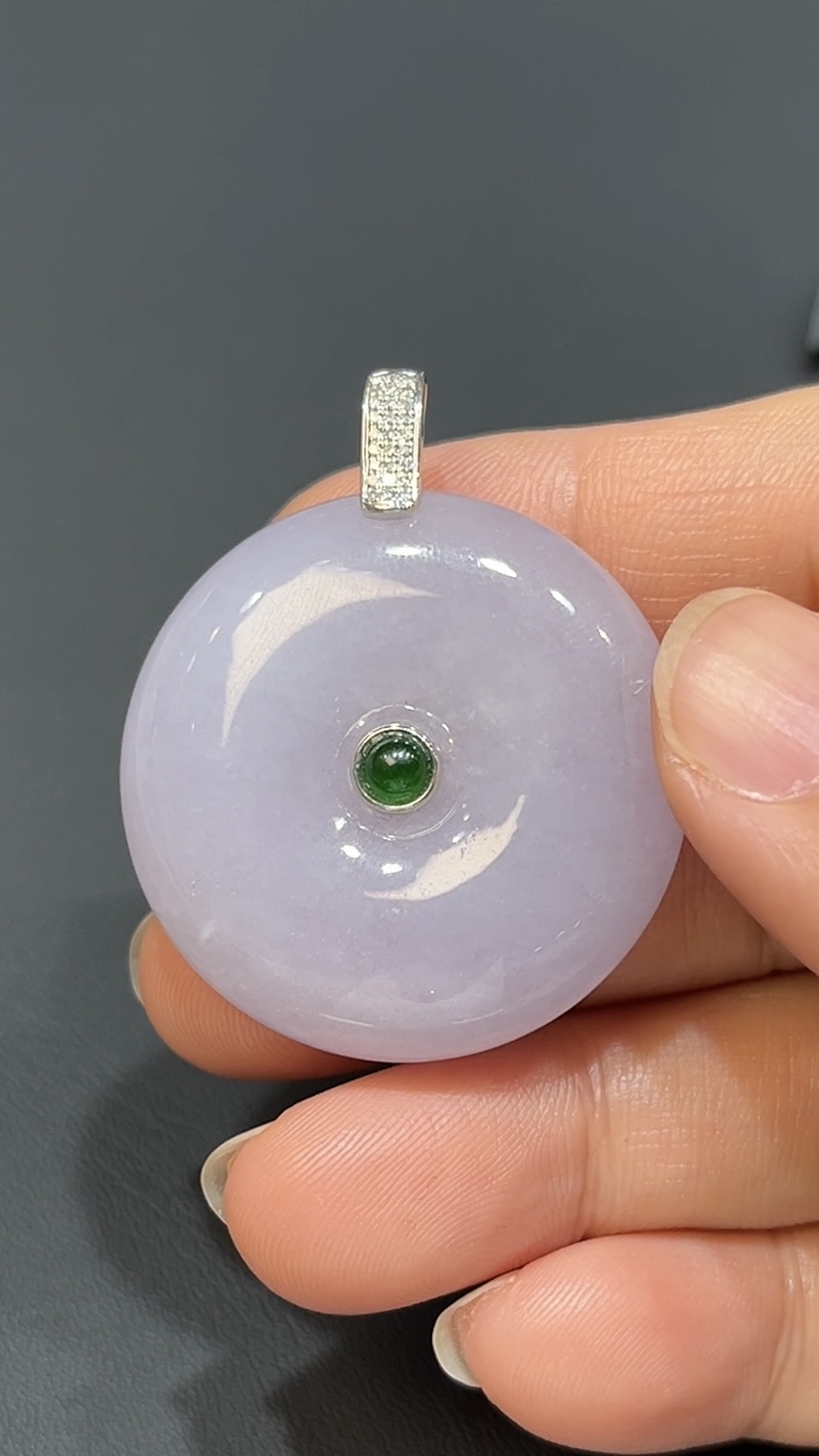紫翡翠厚身平安扣|18K白金鑲鑽扣頭|天然玉器|商品編號#474 1 紫翡翠厚身平安扣|18K白金鑲鑽扣頭|天然玉器|商品編號#474