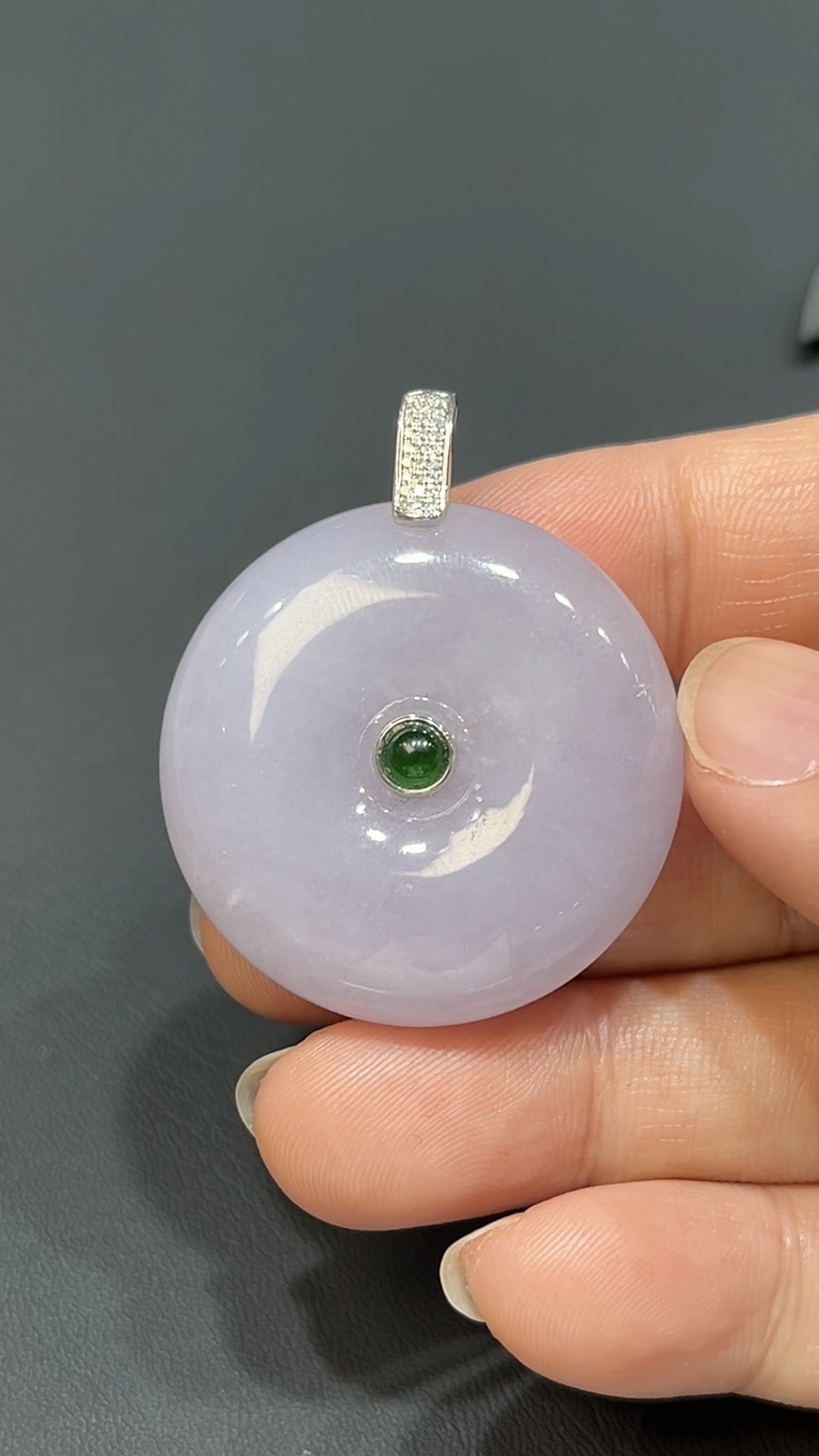 紫翡翠厚身平安扣|18K白金鑲鑽扣頭|天然玉器|商品編號#474 3 紫翡翠厚身平安扣|18K白金鑲鑽扣頭|天然玉器|商品編號#474 - Image 3