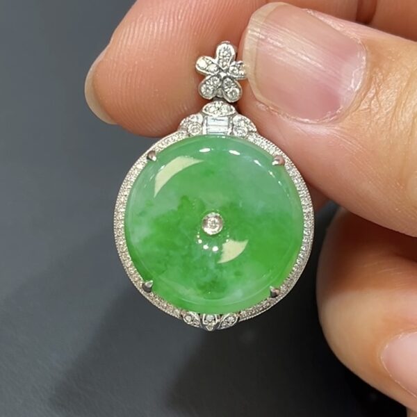 翡翠平安扣吊墜 18K白金鑲嵌＋鑽石裝飾 商品編號#475