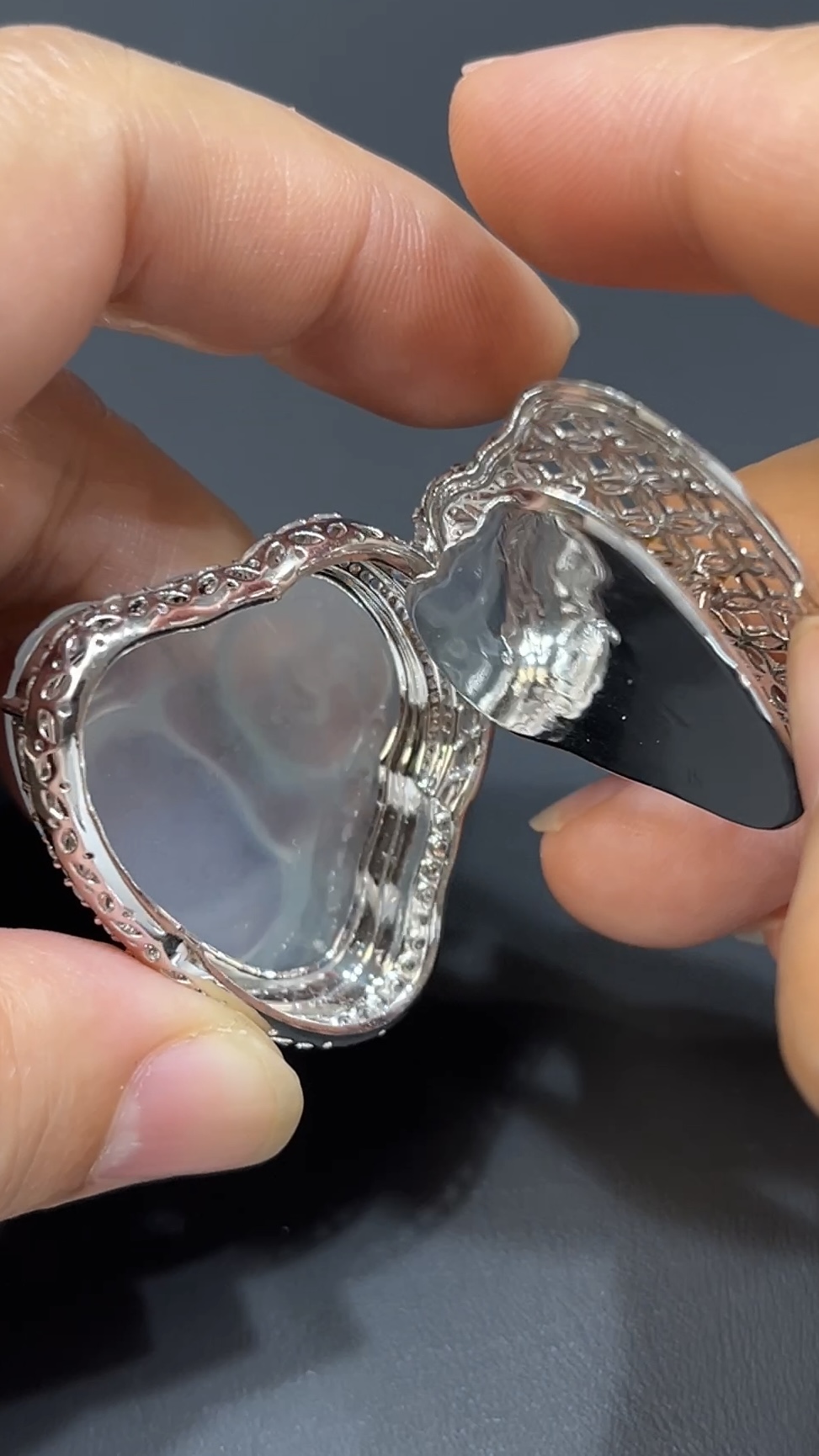 天然白翡翠佛公吊墜|18K白金鑲嵌工藝 商品編號#477 6 天然白翡翠佛公吊墜|18K白金鑲嵌工藝 商品編號#477 - Image 6