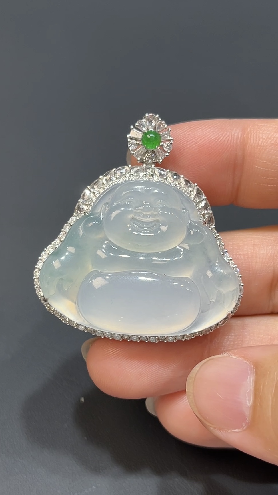 天然白翡翠佛公吊墜|18K白金鑲嵌工藝 商品編號#477 5 天然白翡翠佛公吊墜|18K白金鑲嵌工藝 商品編號#477 - Image 5