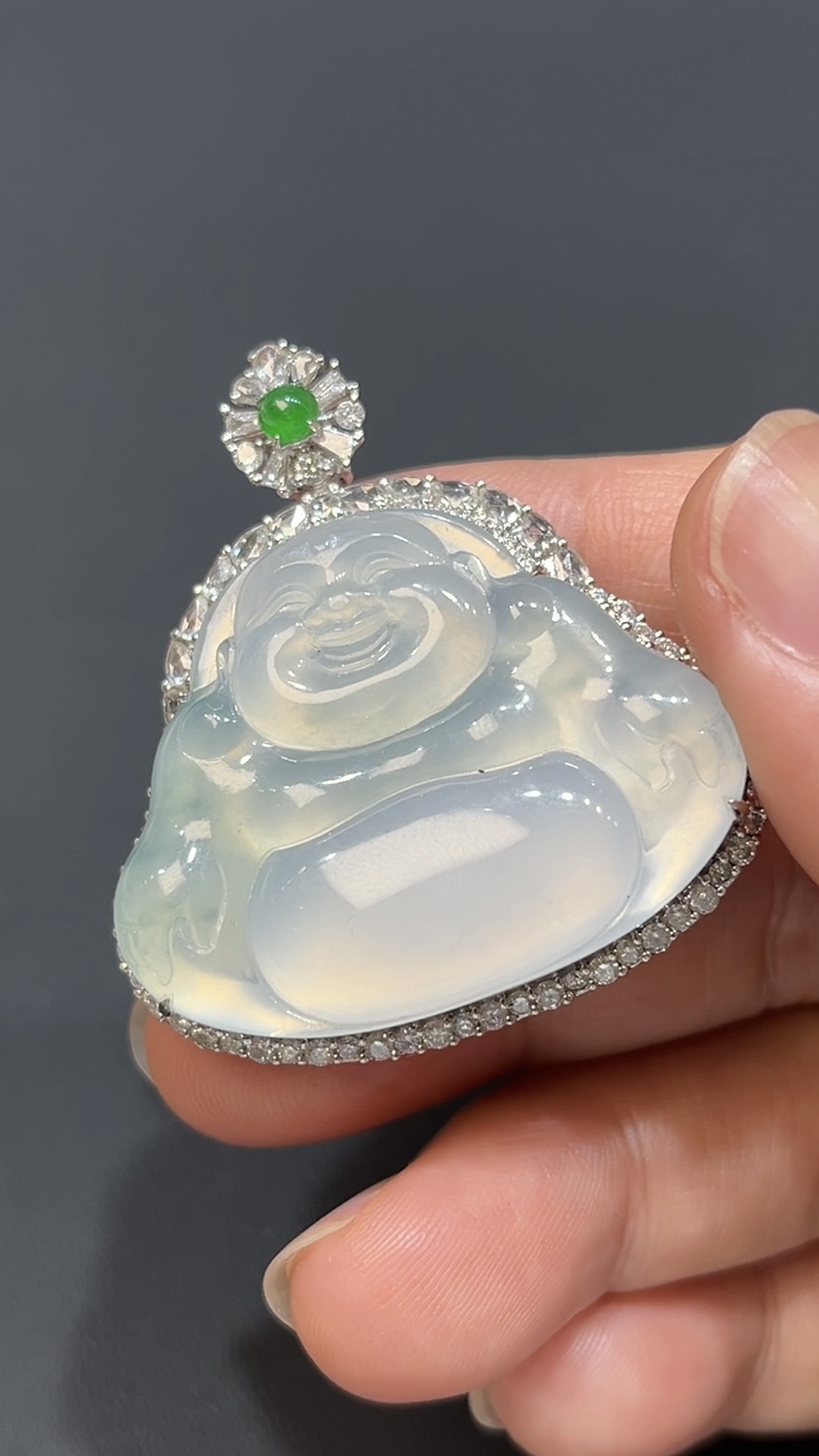 天然白翡翠佛公吊墜|18K白金鑲嵌工藝 商品編號#477 3 天然白翡翠佛公吊墜|18K白金鑲嵌工藝 商品編號#477 - Image 3