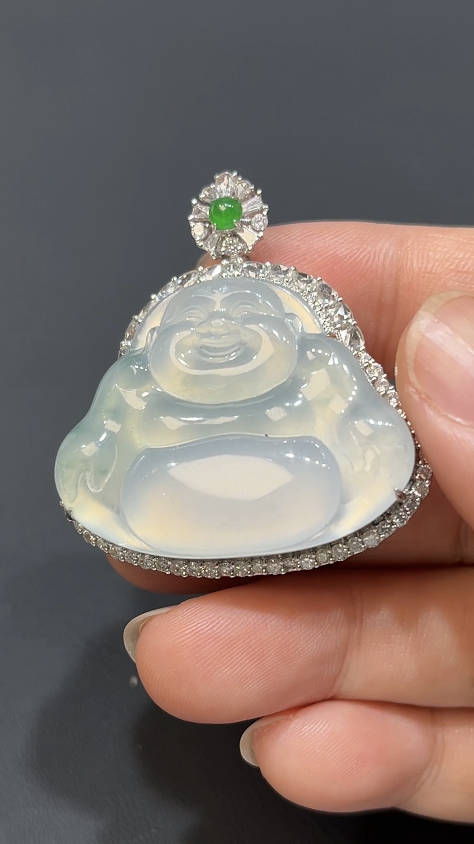 天然白翡翠佛公吊墜|18K白金鑲嵌工藝 商品編號#477 2 天然白翡翠佛公吊墜|18K白金鑲嵌工藝 商品編號#477 - Image 2