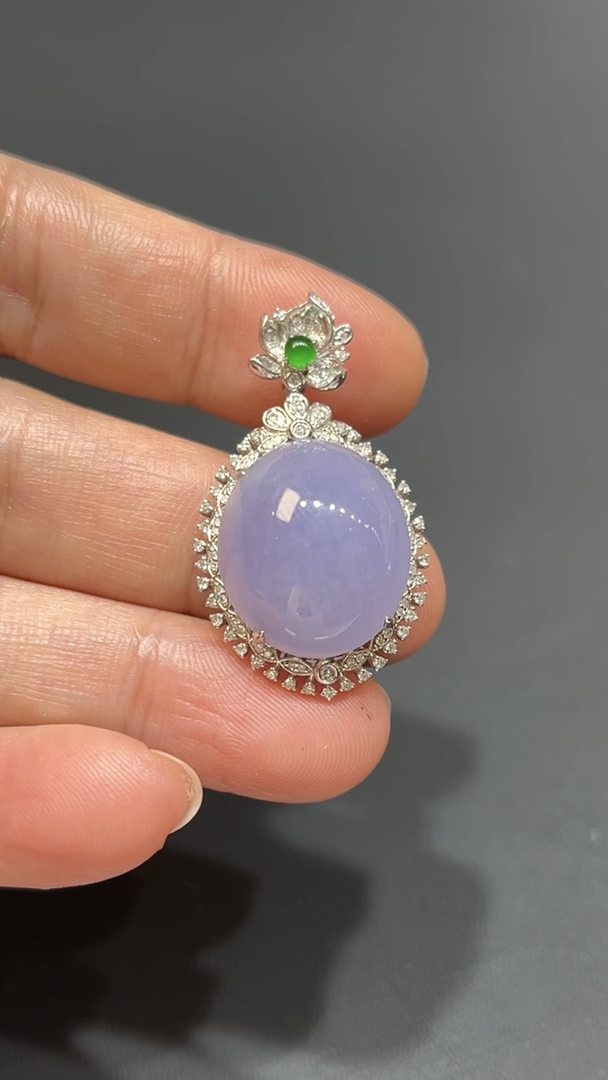 紫羅蘭翡翠蛋面吊墜|18K白金鑲嵌+鑽石裝飾|高級玉器|商品編號#478 11 紫羅蘭翡翠蛋面吊墜|18K白金鑲嵌+鑽石裝飾|高級玉器|商品編號#478 - Image 11