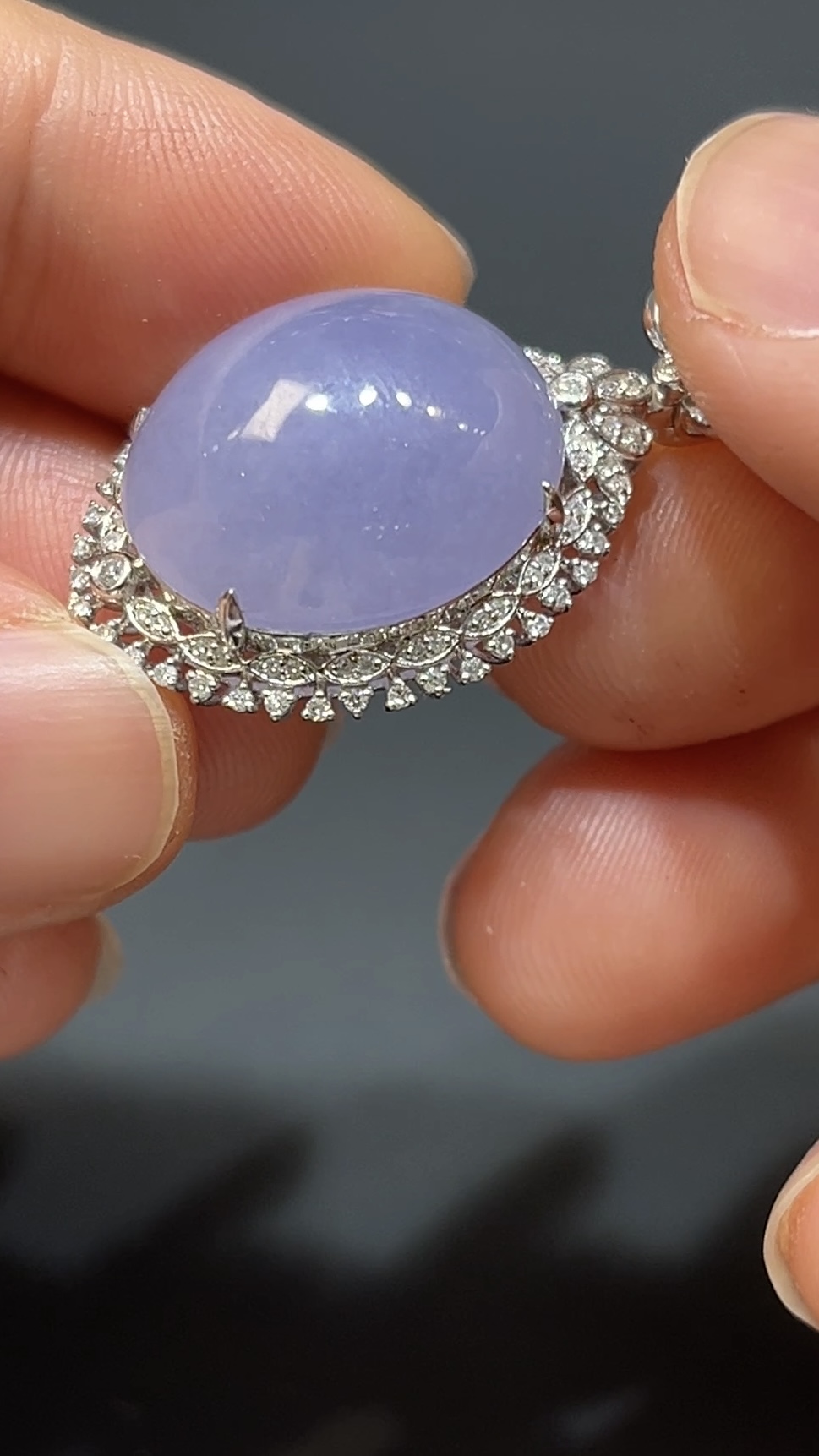 紫羅蘭翡翠蛋面吊墜|18K白金鑲嵌+鑽石裝飾|高級玉器|商品編號#478 5 紫羅蘭翡翠蛋面吊墜|18K白金鑲嵌+鑽石裝飾|高級玉器|商品編號#478 - Image 5