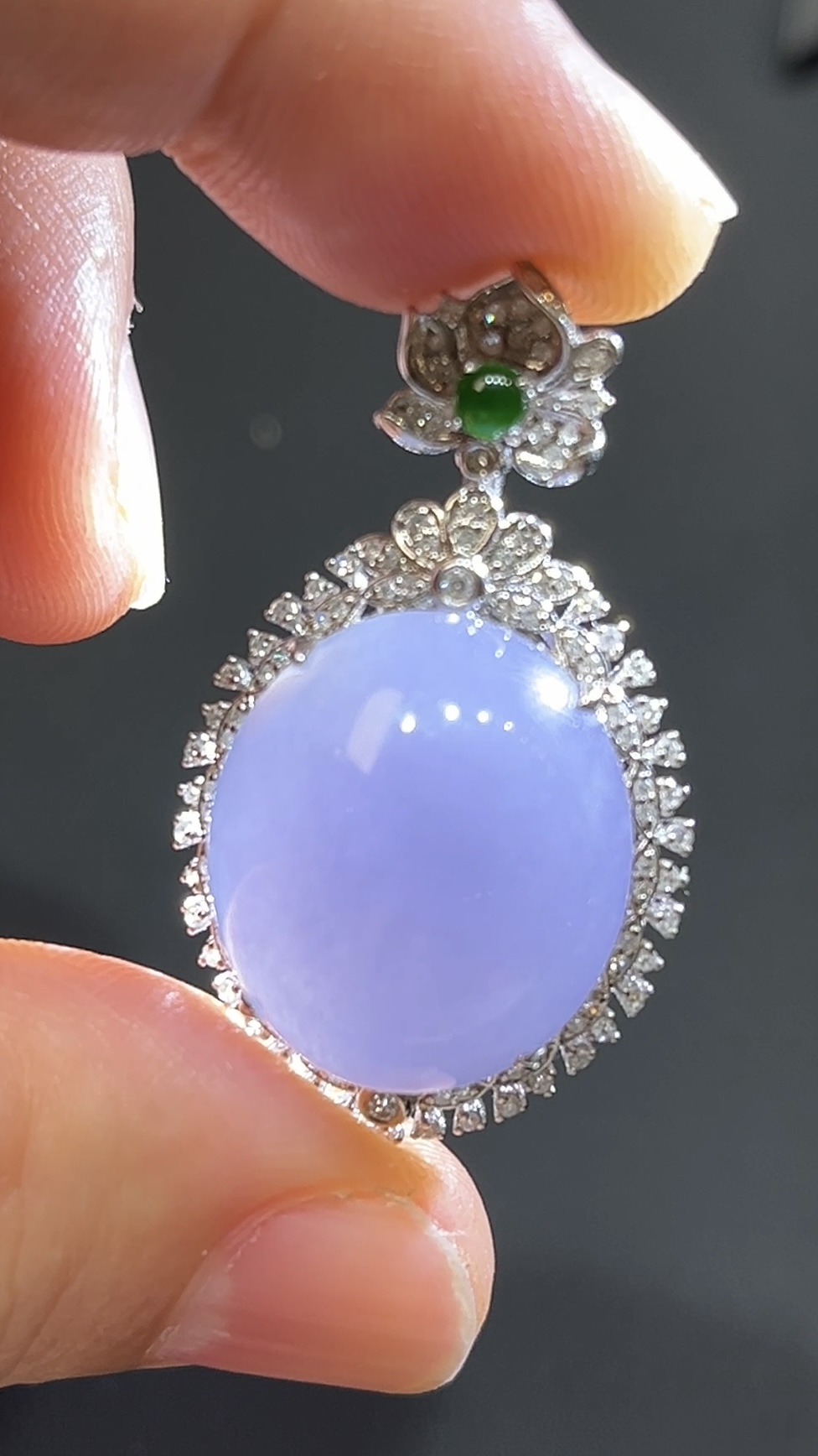 紫羅蘭翡翠蛋面吊墜|18K白金鑲嵌+鑽石裝飾|高級玉器|商品編號#478 7 紫羅蘭翡翠蛋面吊墜|18K白金鑲嵌+鑽石裝飾|高級玉器|商品編號#478 - Image 7