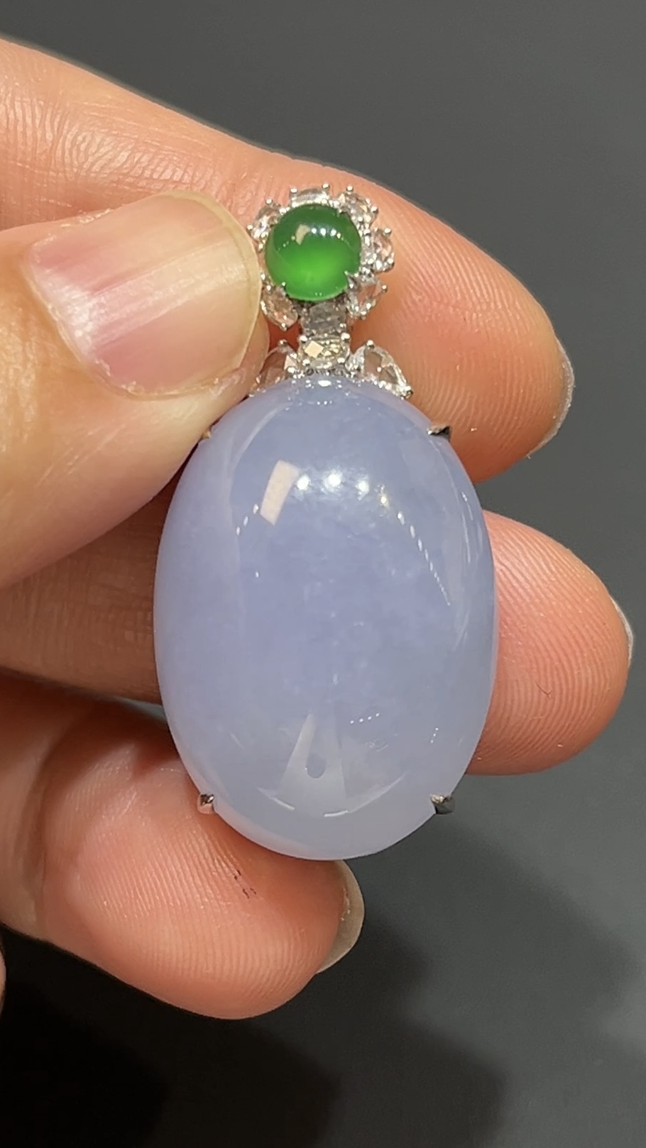 翡翠紫羅蘭蛋面吊墜|18K白金托鑲設計|低調奢華玉器首飾|商品編號#483 1 翡翠紫羅蘭蛋面吊墜|18K白金托鑲設計|低調奢華玉器首飾|商品編號#483