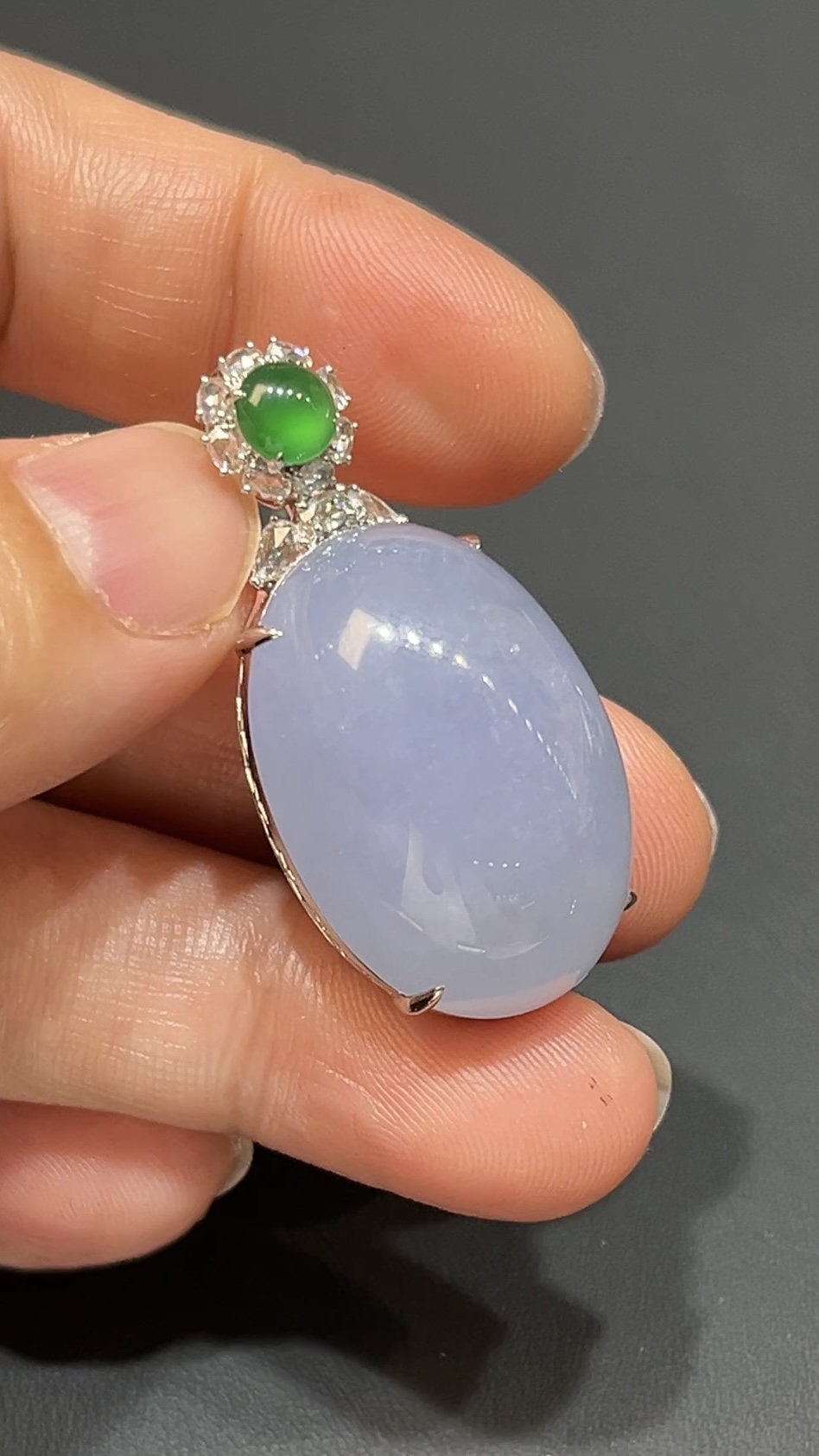 翡翠紫羅蘭蛋面吊墜|18K白金托鑲設計|低調奢華玉器首飾|商品編號#483 4 翡翠紫羅蘭蛋面吊墜|18K白金托鑲設計|低調奢華玉器首飾|商品編號#483 - Image 4