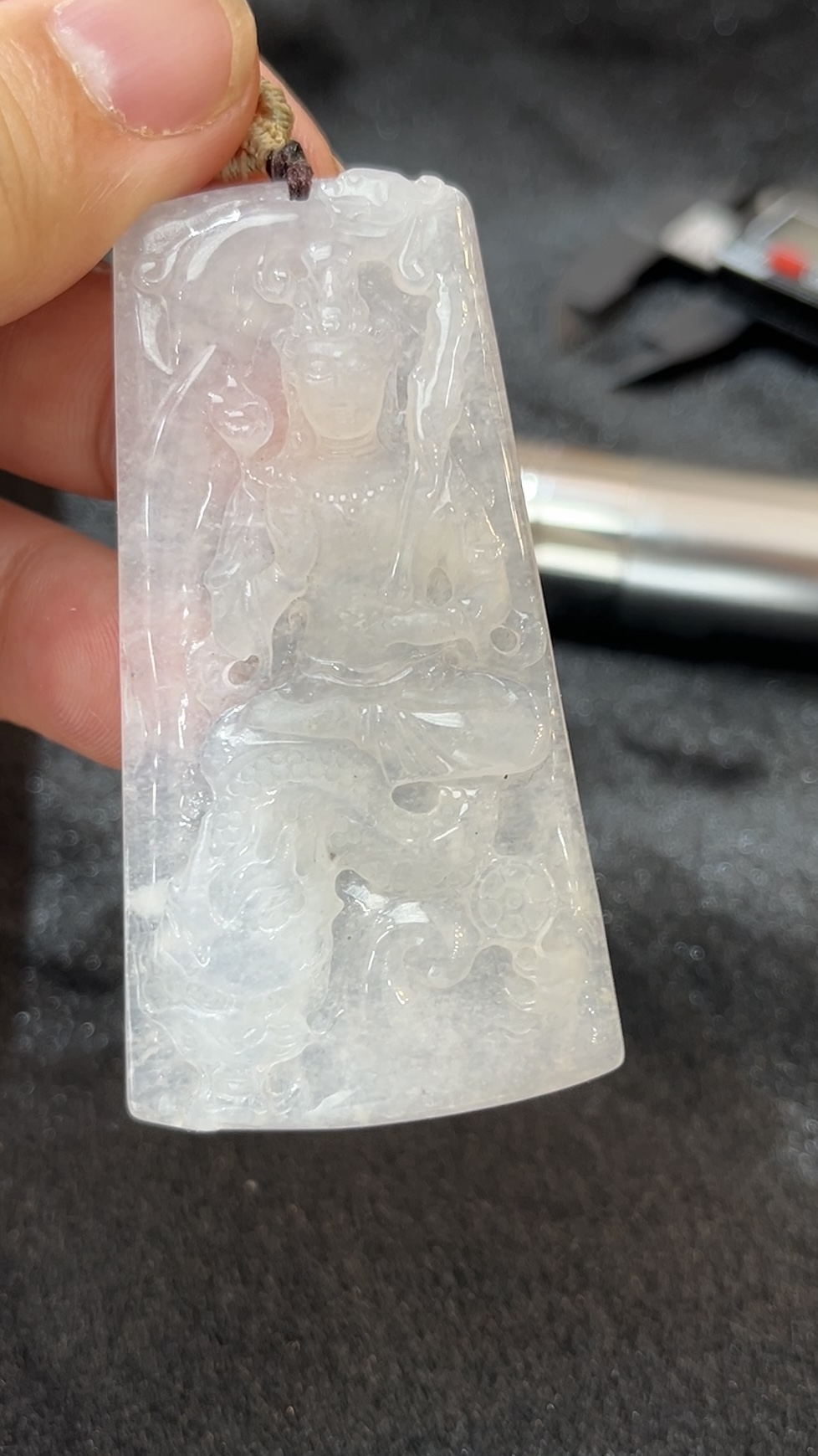 翡翠文殊菩薩吊墜|智慧劍與蓮花雕刻|天然 A 貨玉器推薦編號 #464 4 翡翠文殊菩薩吊墜|智慧劍與蓮花雕刻|天然 A 貨玉器推薦編號 #464 - Image 4